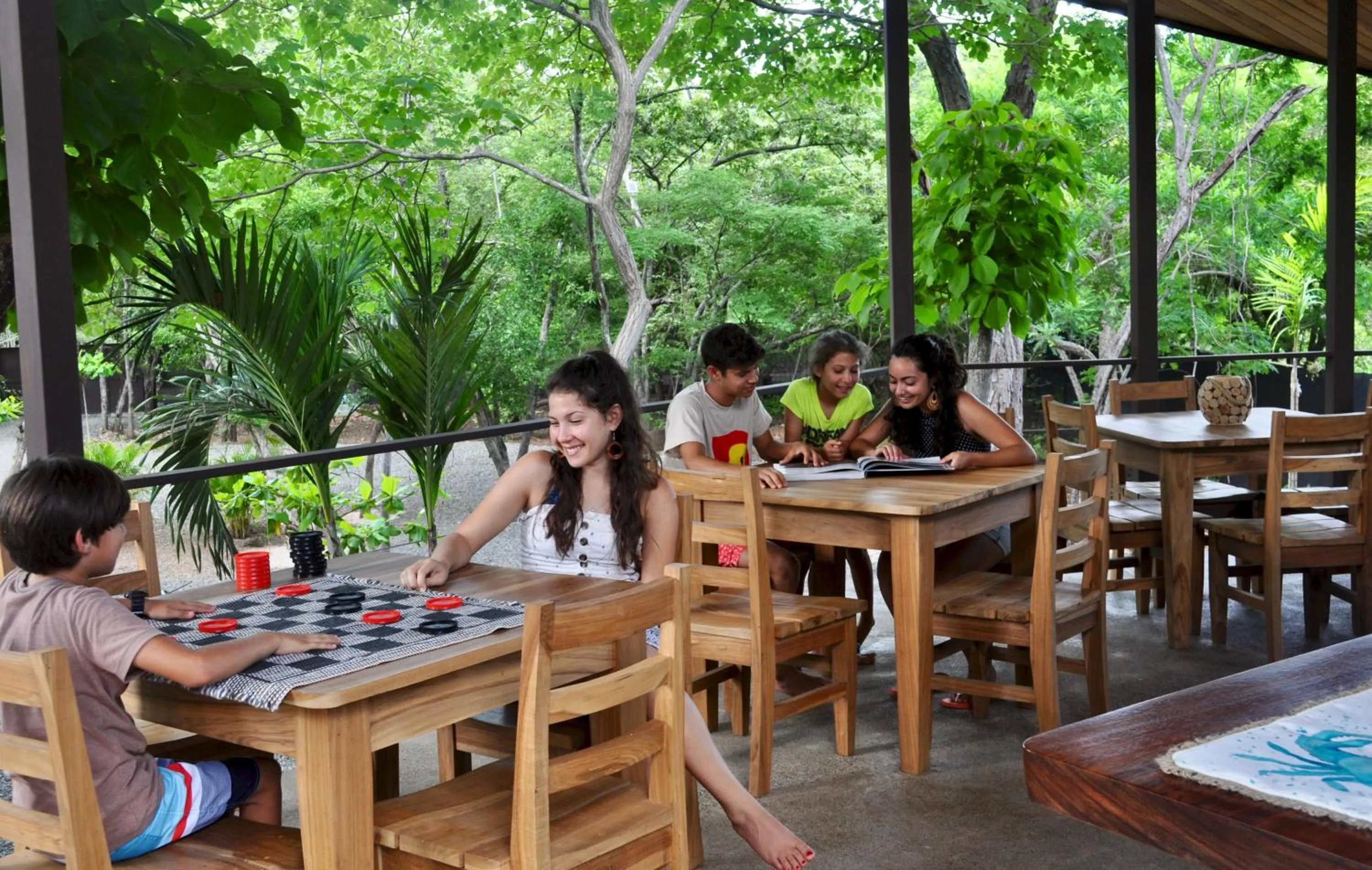 Entertainment in Villas Kalei