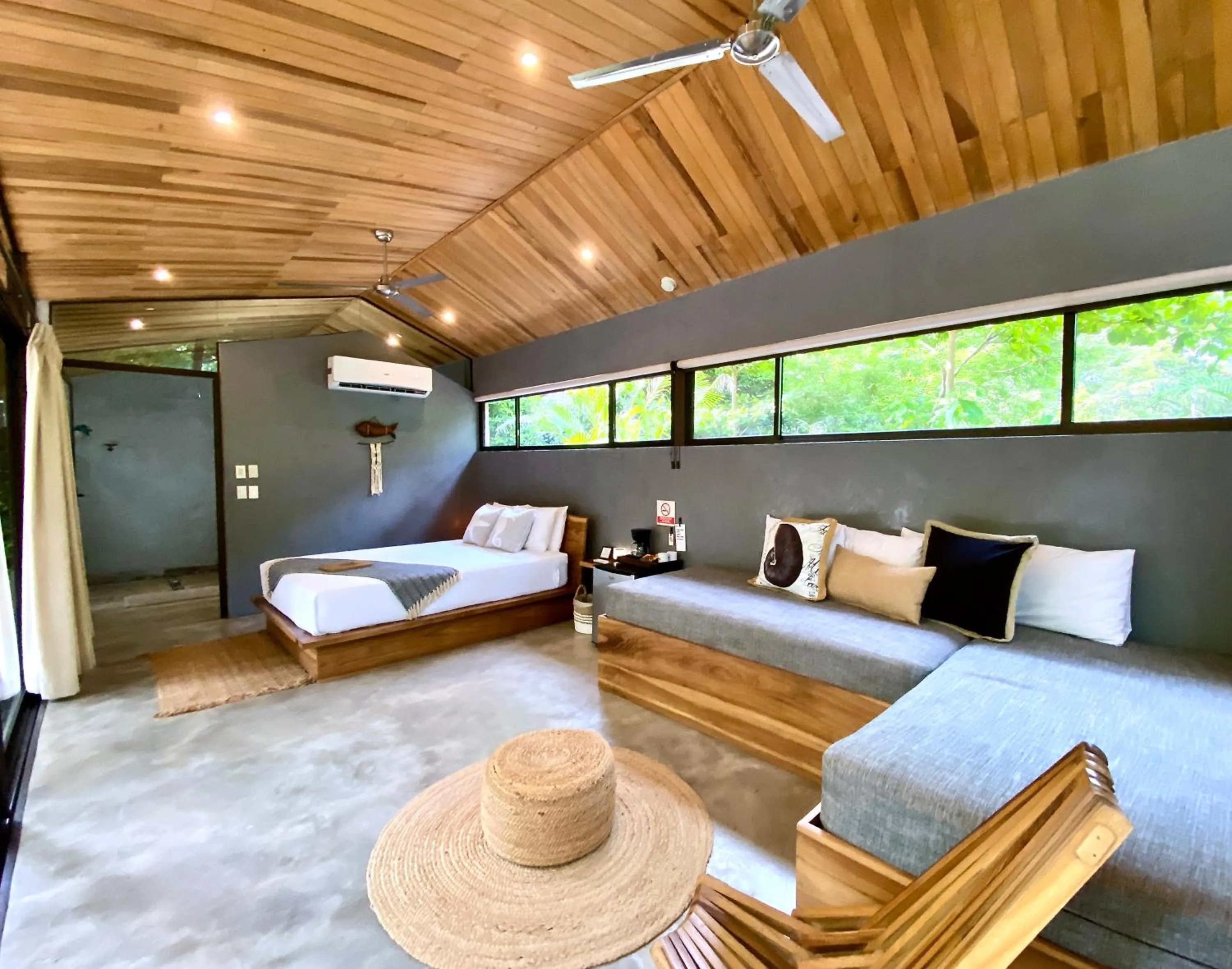 Photo of the whole room in Villas Kalei