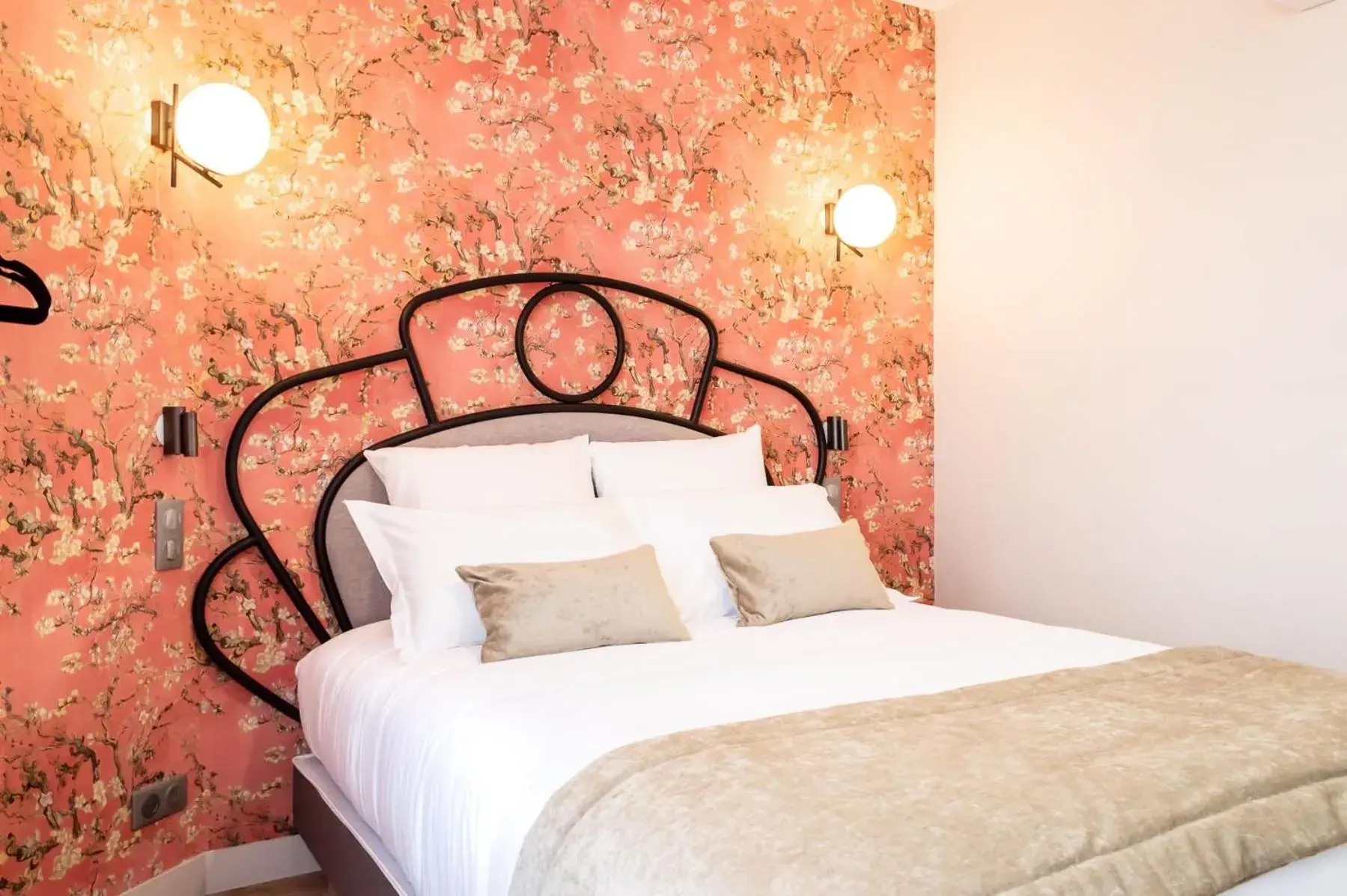 Comfort Double Room in Hotel des Iris Comfort Double Room in Hotel des Iris