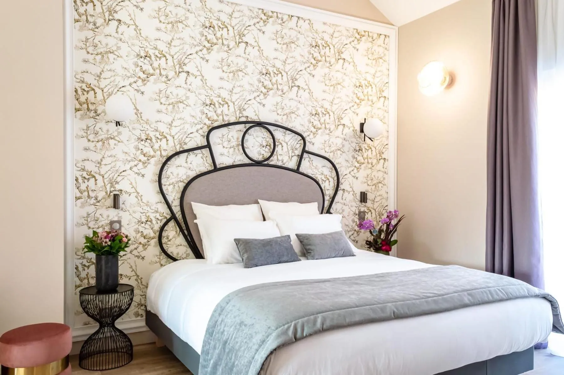 Bed in Hotel des Iris