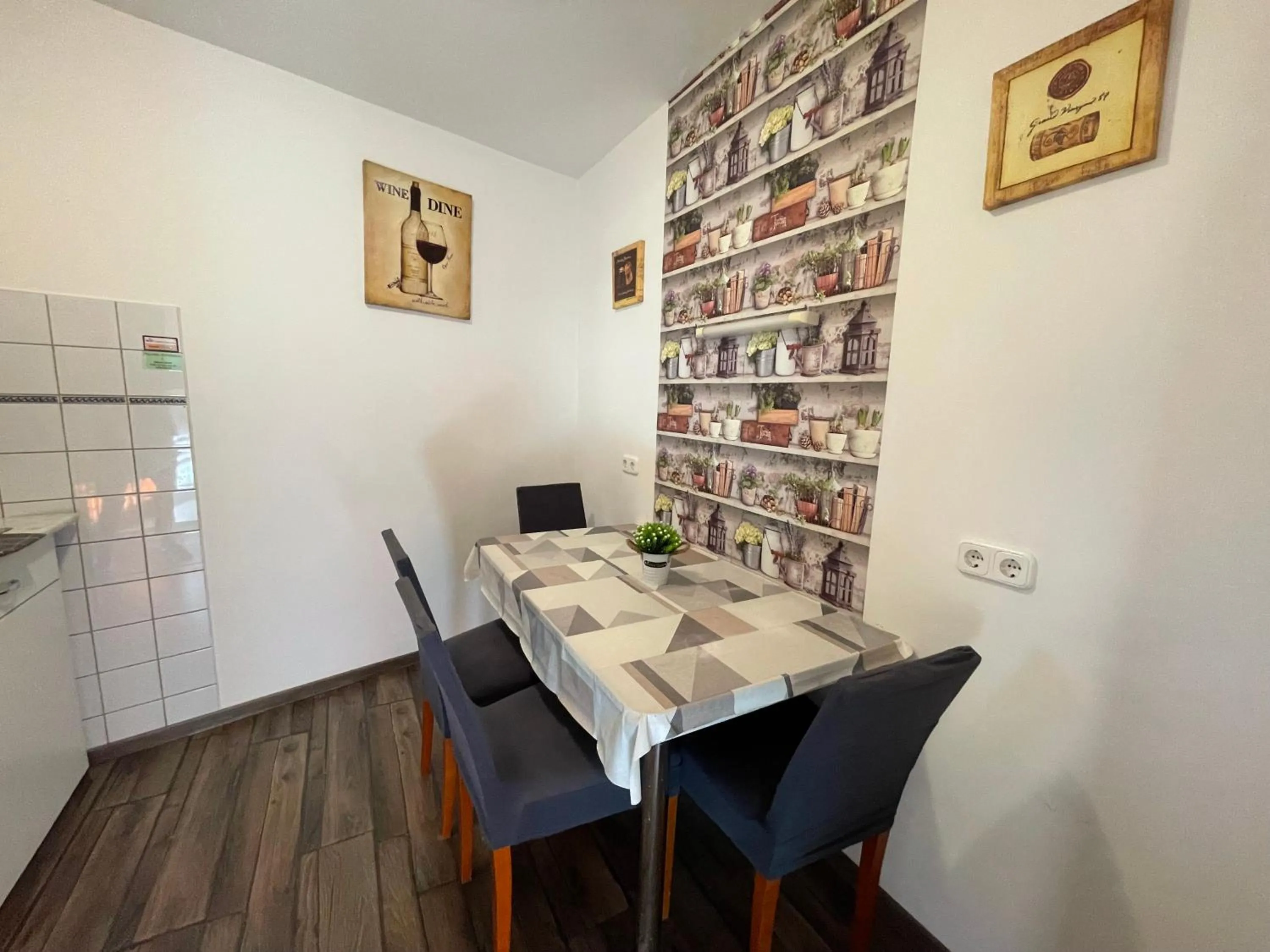 Kitchen or kitchenette in Hellasz Apartman