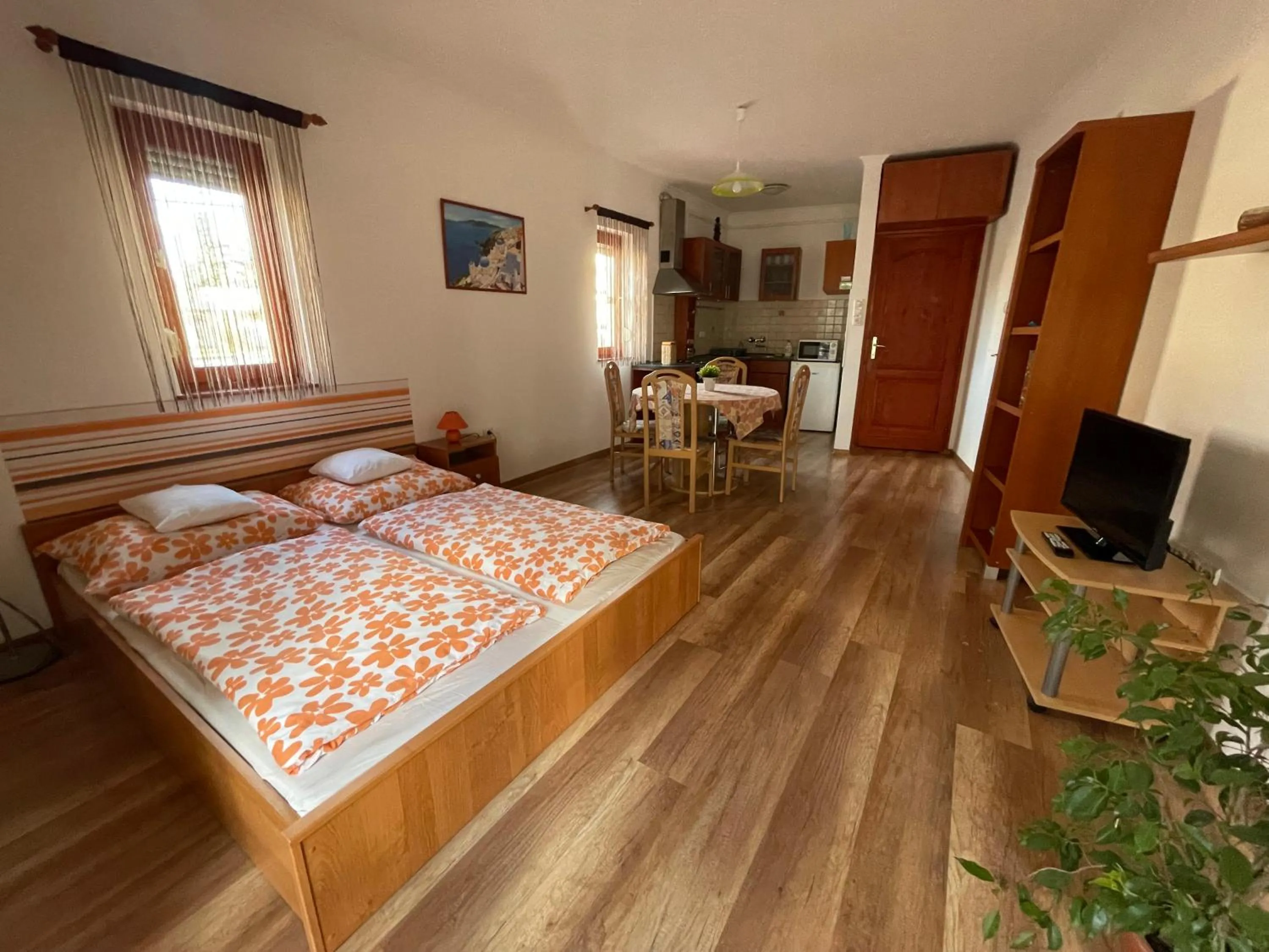 Living room, Bed in Hellasz Apartman
