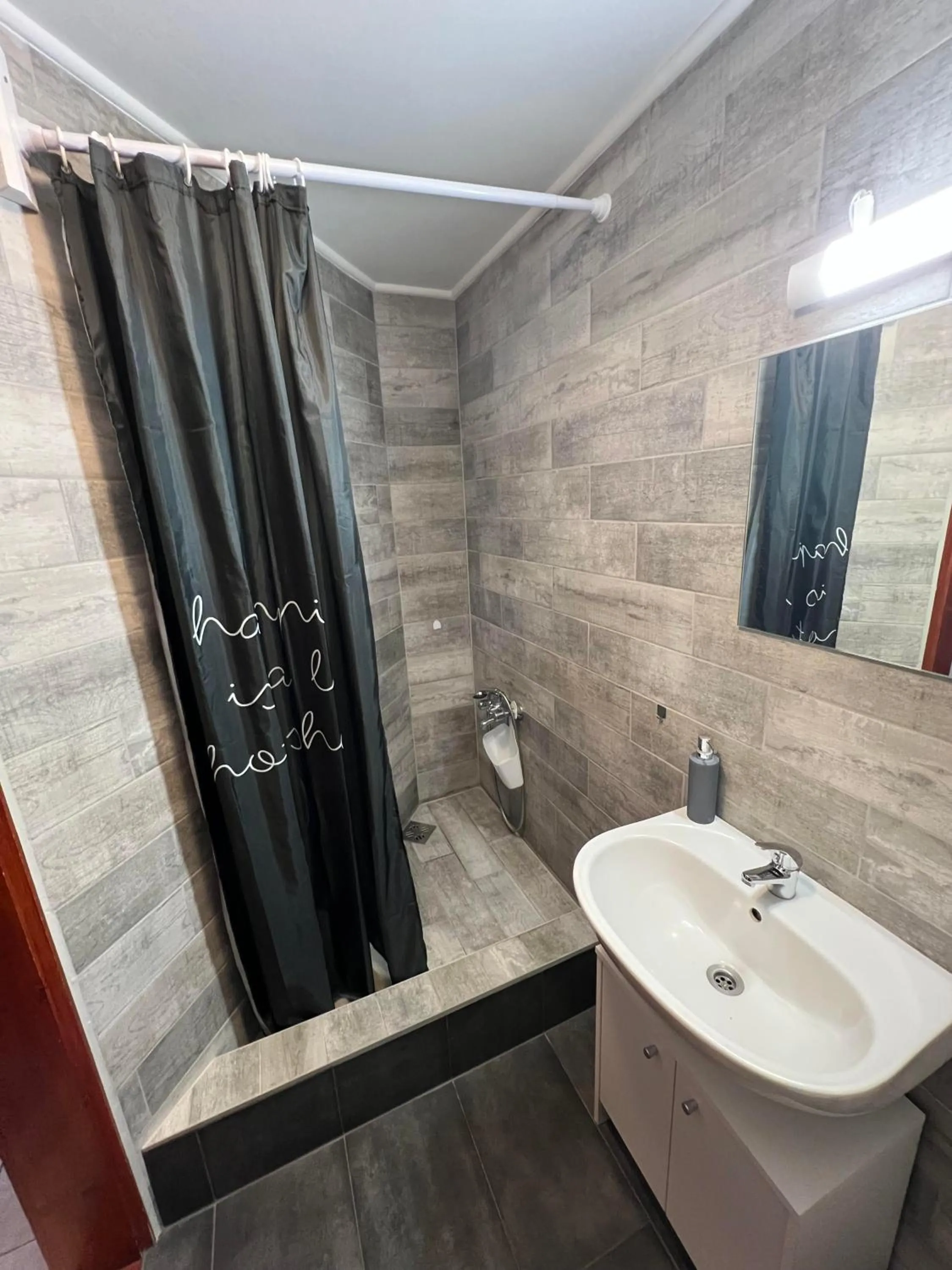 Bathroom in Hellasz Apartman