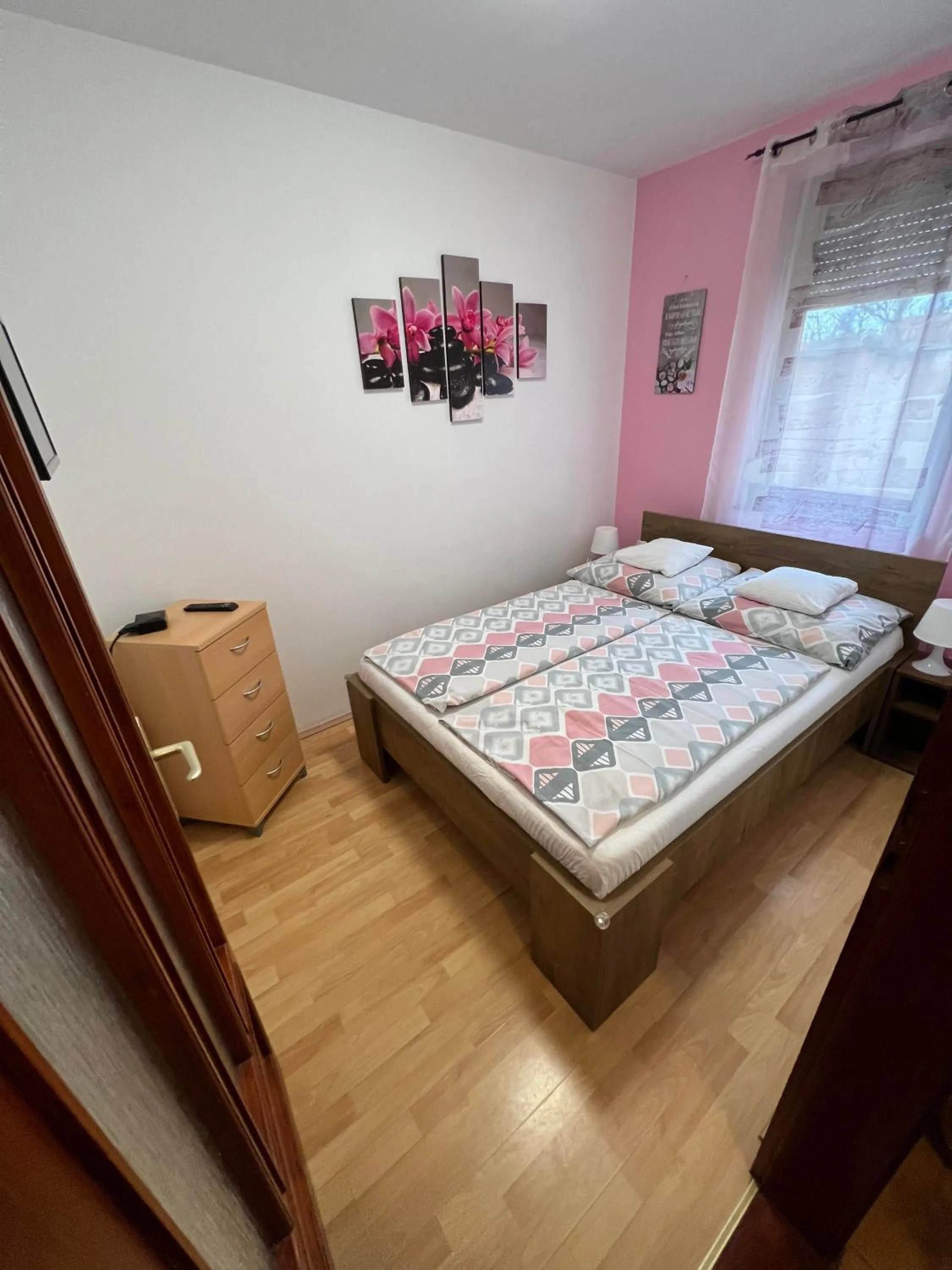 Bedroom, Bed in Hellasz Apartman