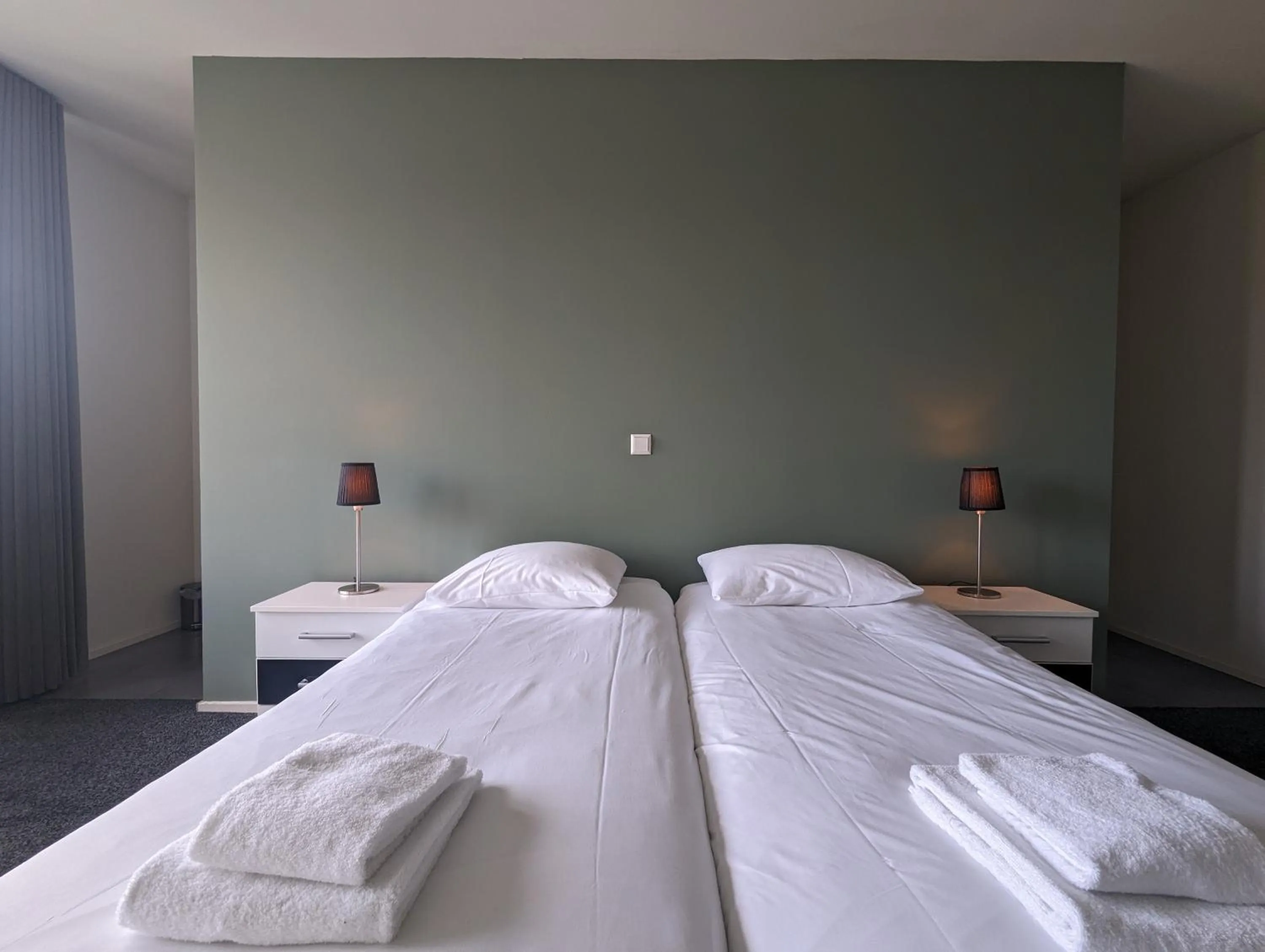 Bed in 1851 Bar - Hotel - Cinema