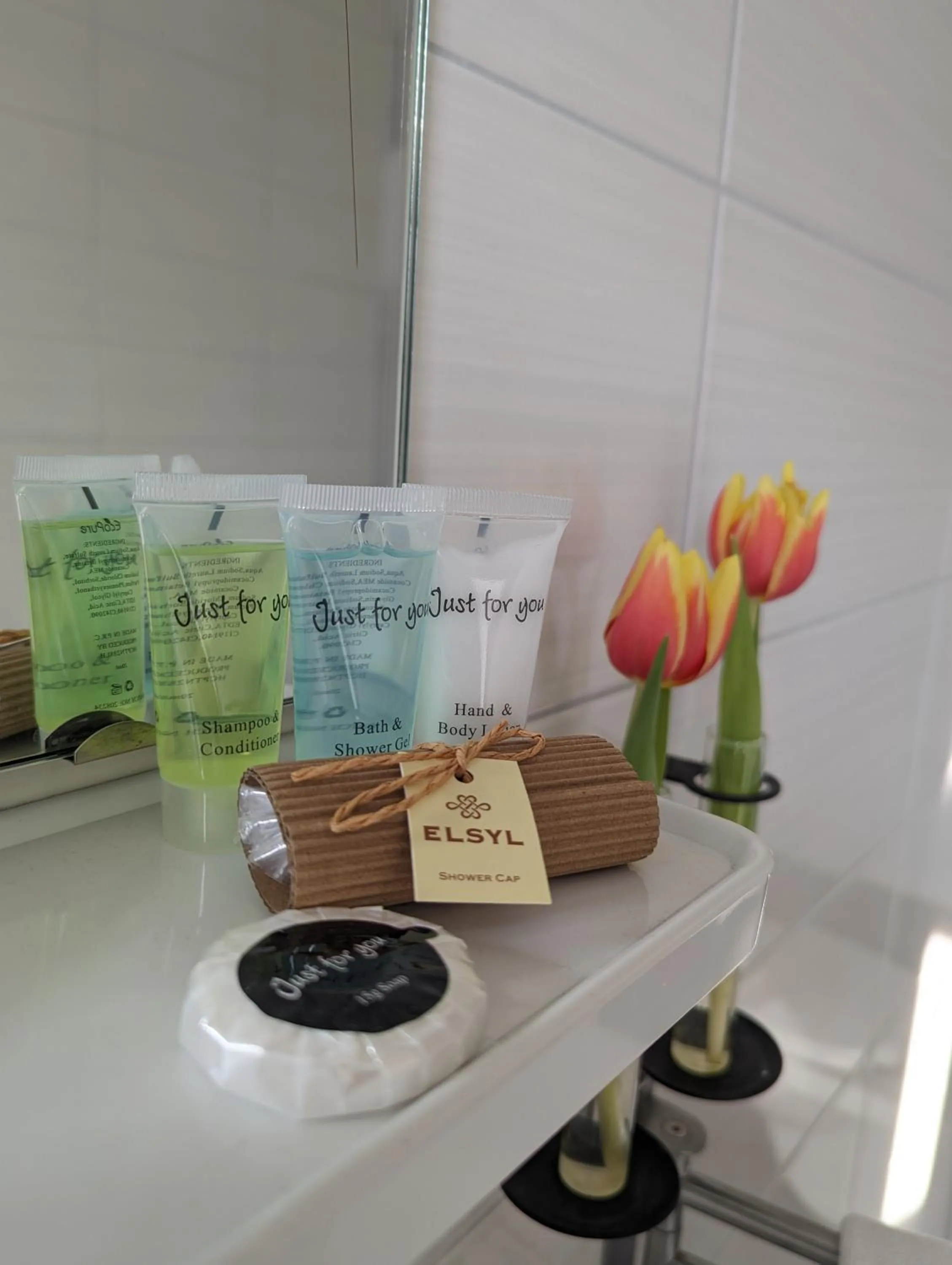 Steam room in 1851 Bar - Hotel - Cinema