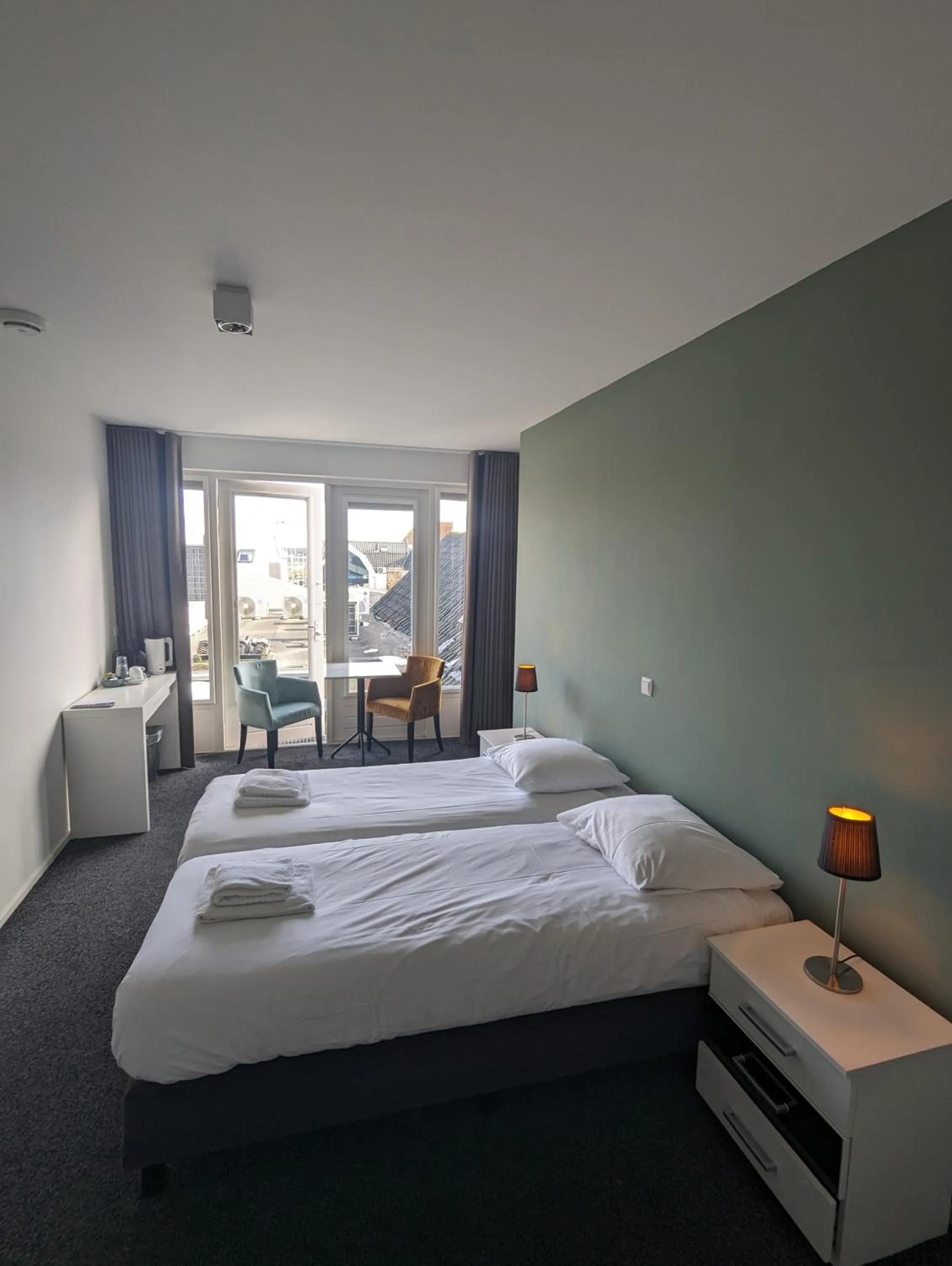 Bed in 1851 Bar - Hotel - Cinema