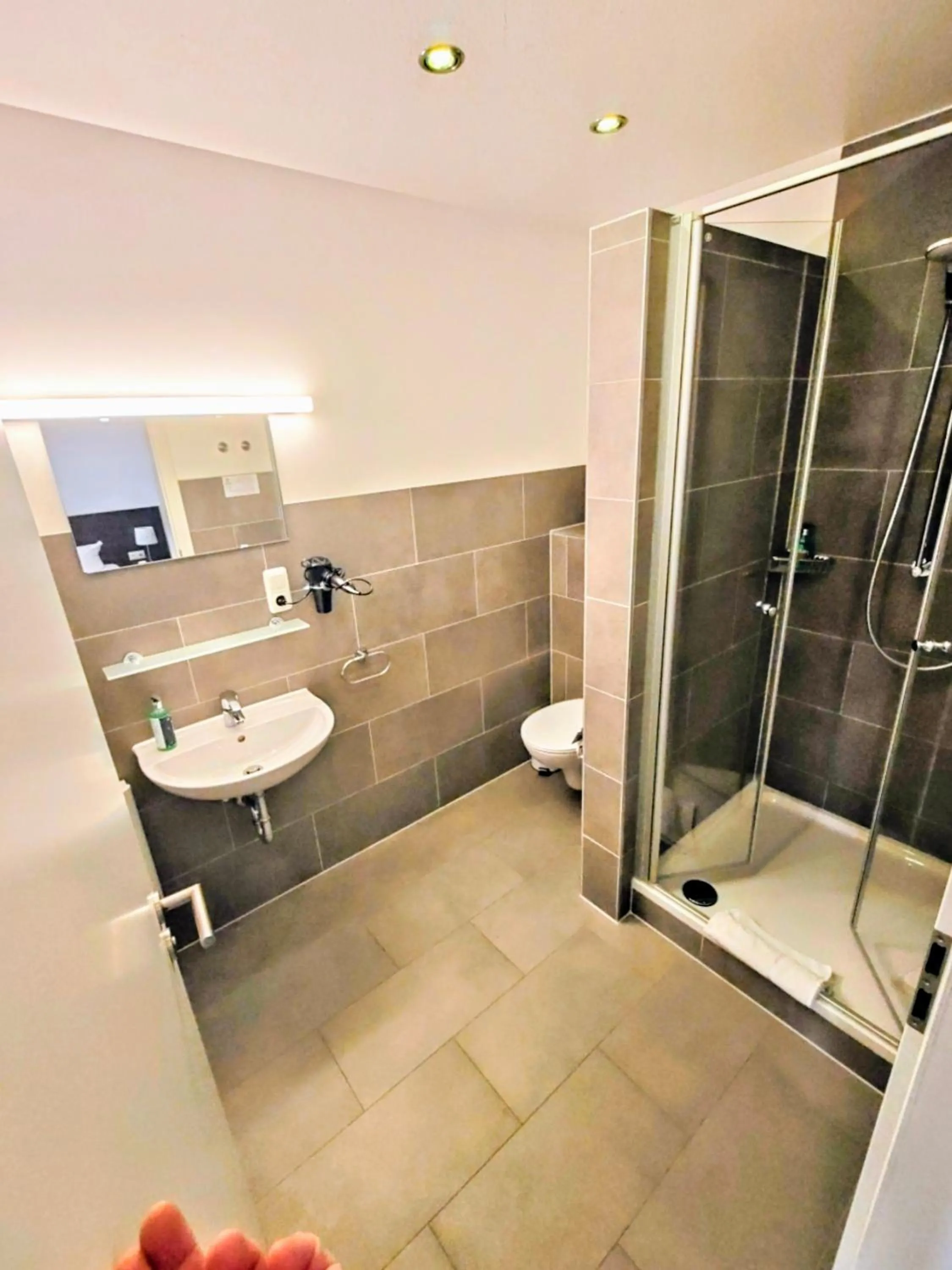 Bathroom in Boardinghouse - Stadtvilla Budget