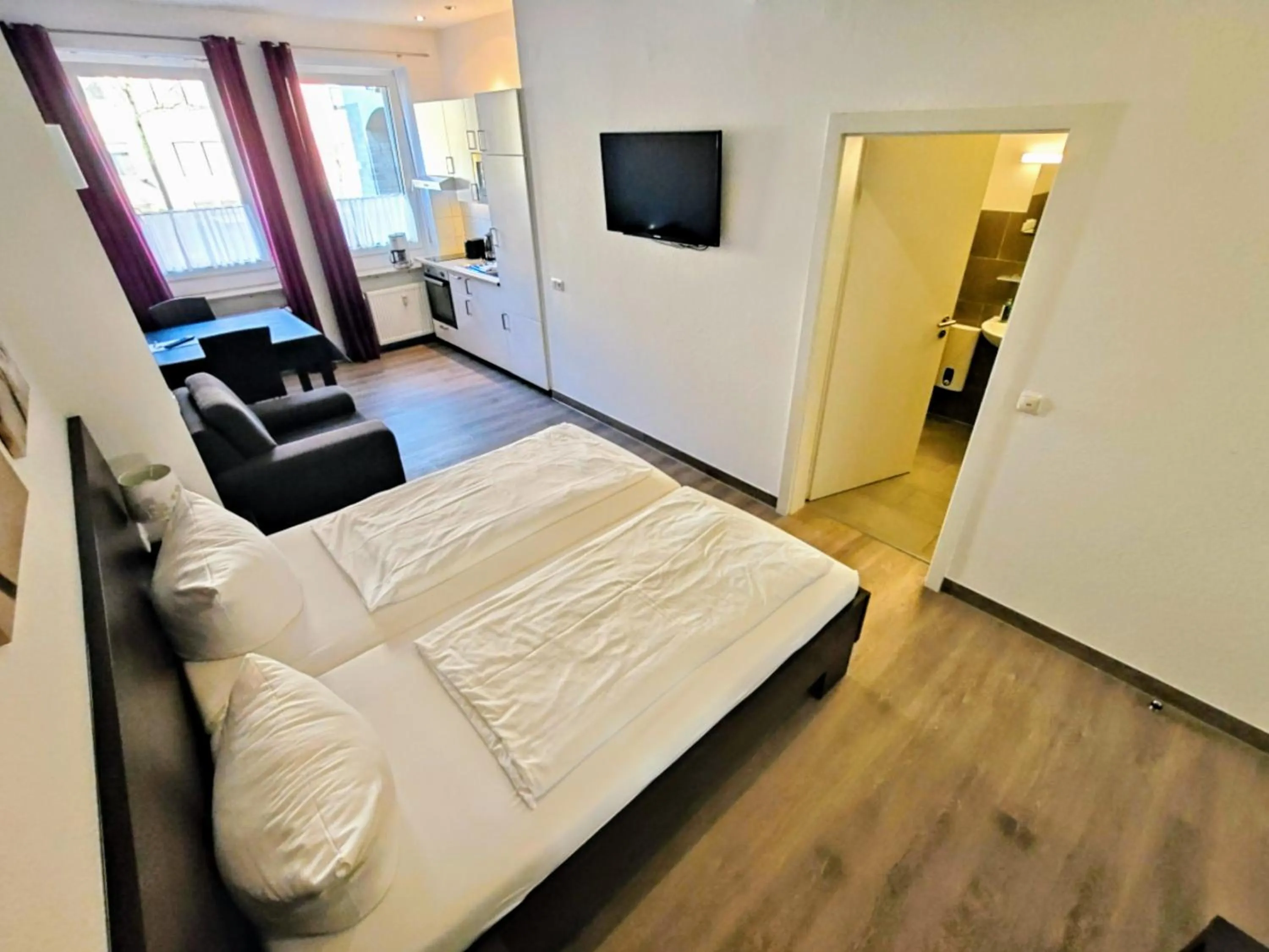 Living room, Bed in Boardinghouse - Stadtvilla Budget