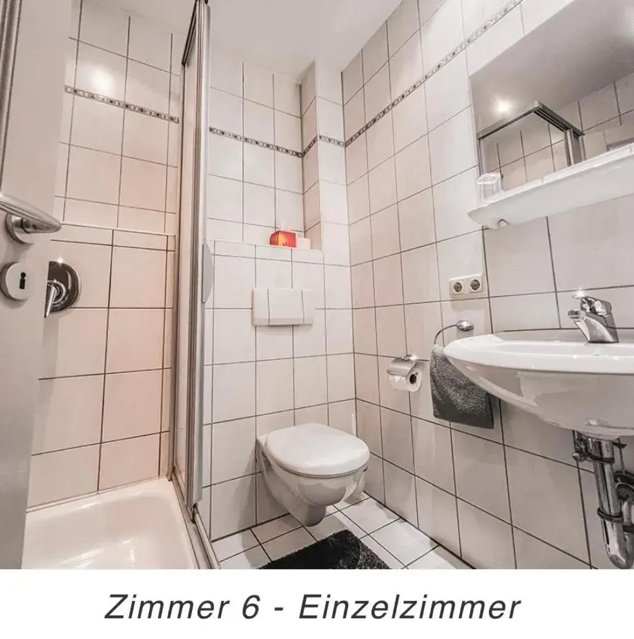 Single Room in Hotel Weinstube am Markt Single Room in Hotel Weinstube am Markt