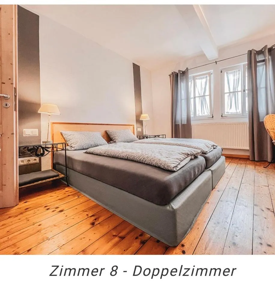 Bed in Hotel Weinstube am Markt