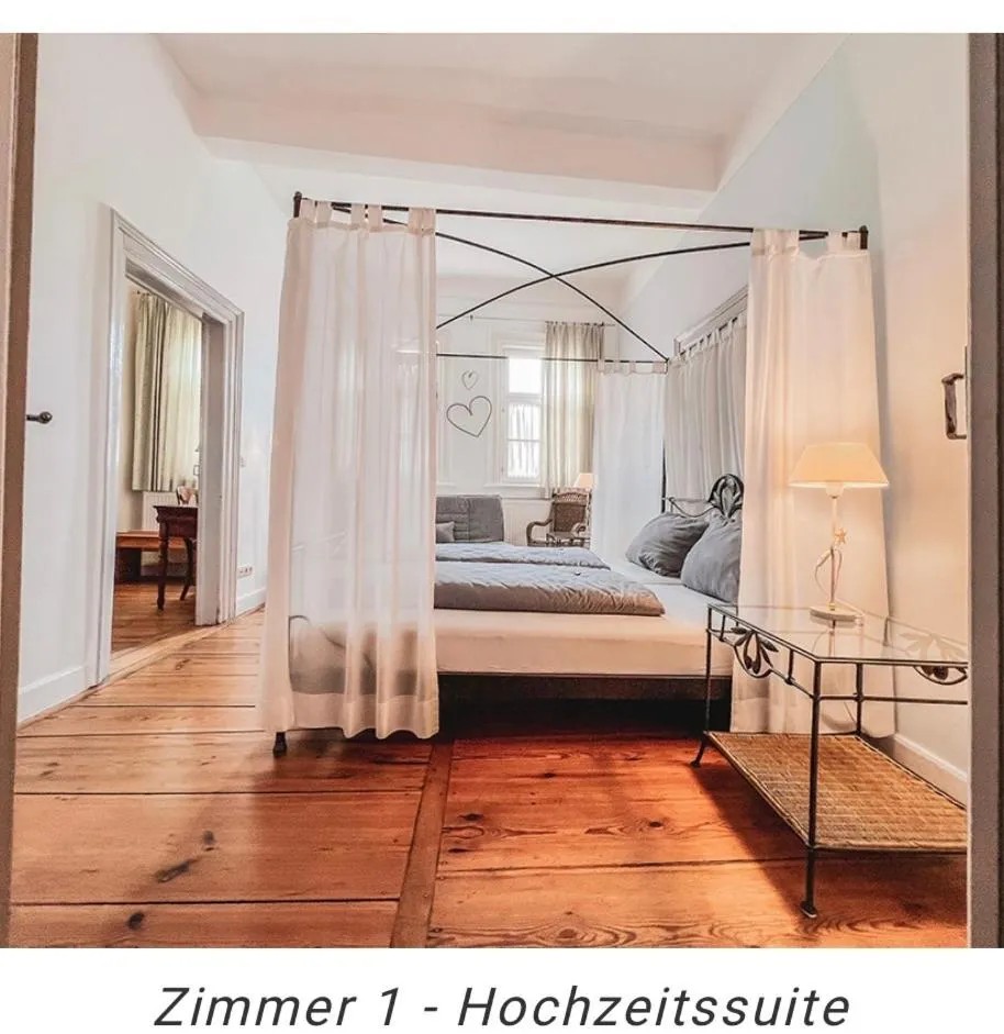 Bed in Hotel Weinstube am Markt