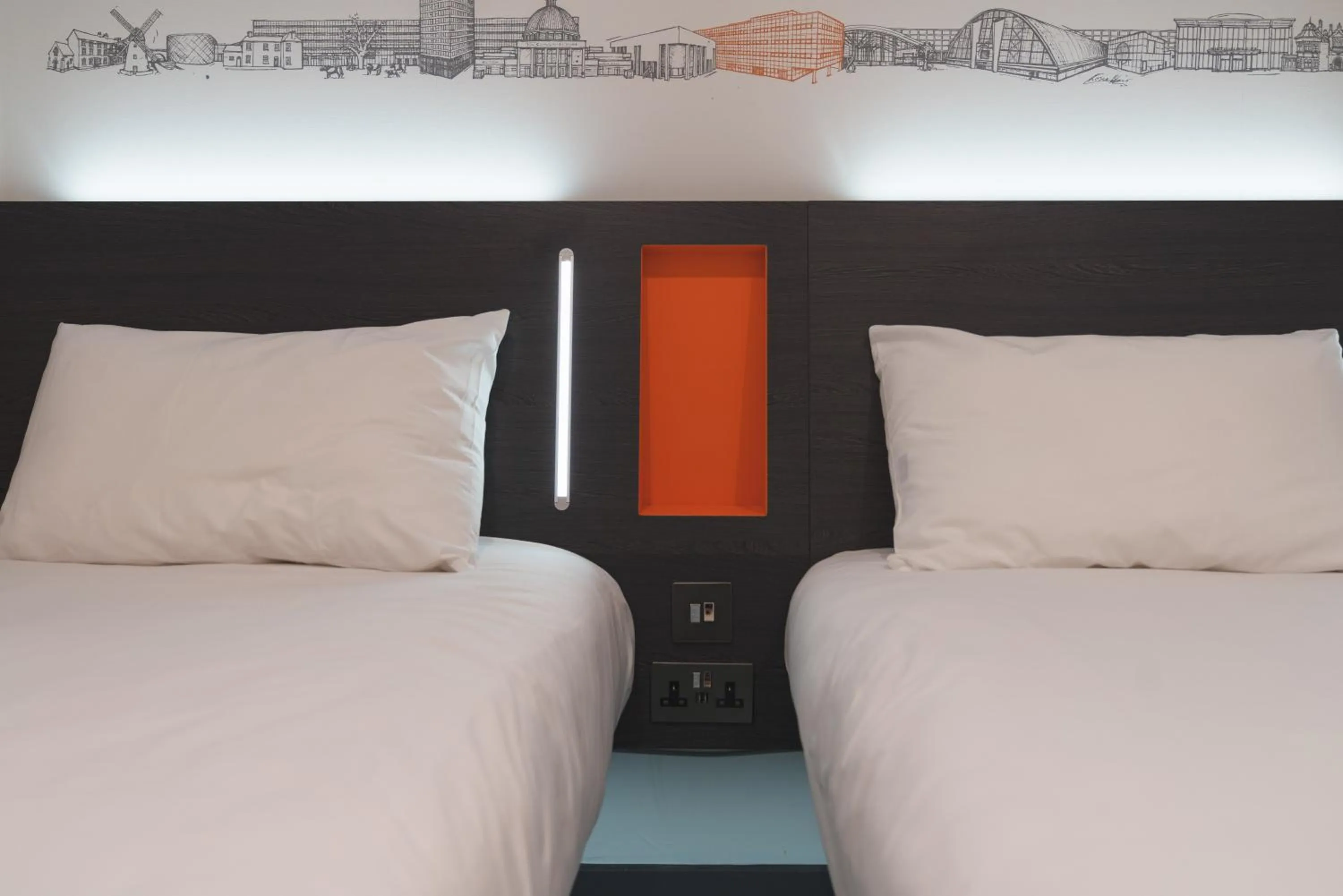 Bedroom, Bed in easyHotel Milton Keynes