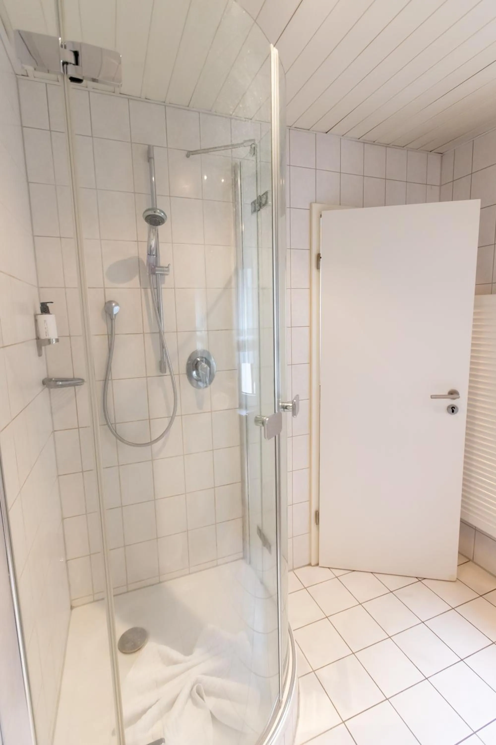 Shower in Hotel Gasthof Gose