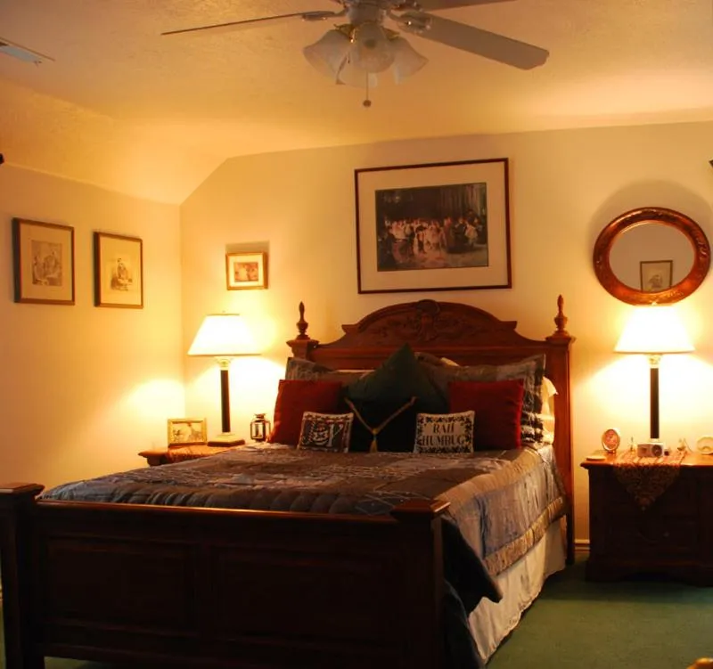 Bed in Novel House Inn at Zion