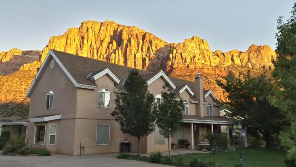 Facade/entrance in Novel House Inn at Zion