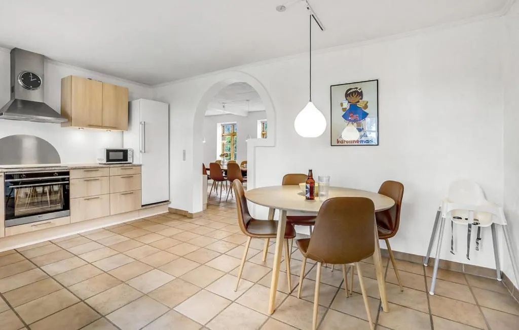 Kitchen or kitchenette in Skjoldbjerg Garnihotel