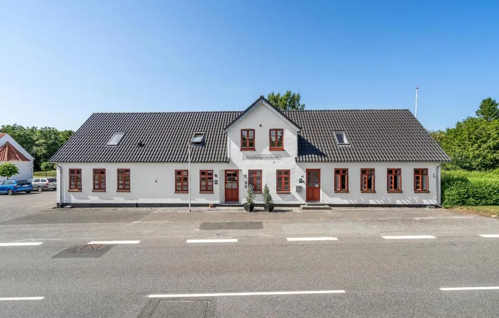 Facade/entrance in Skjoldbjerg Garnihotel