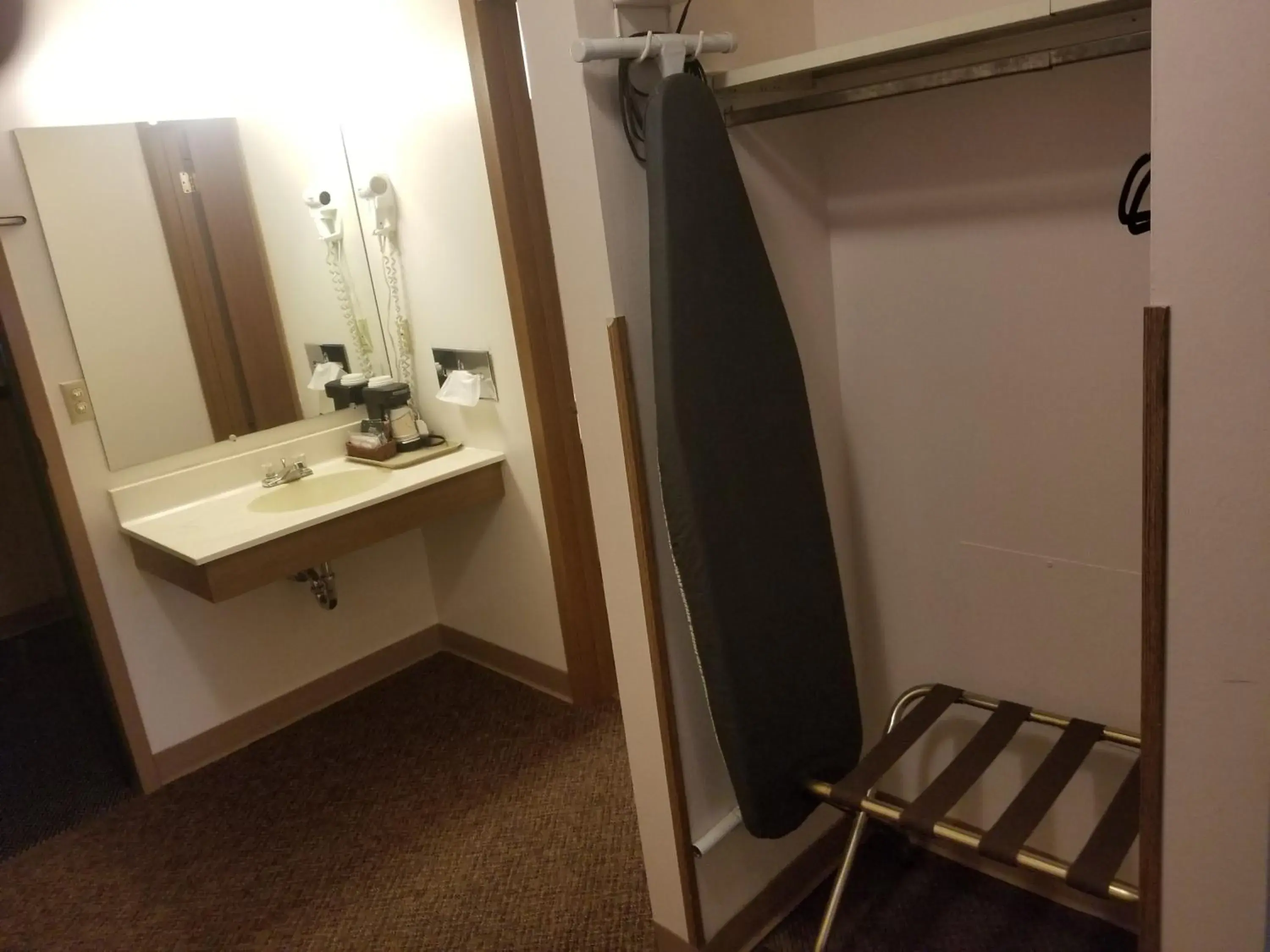 King Suite in St. Croix Inn King Suite in St. Croix Inn