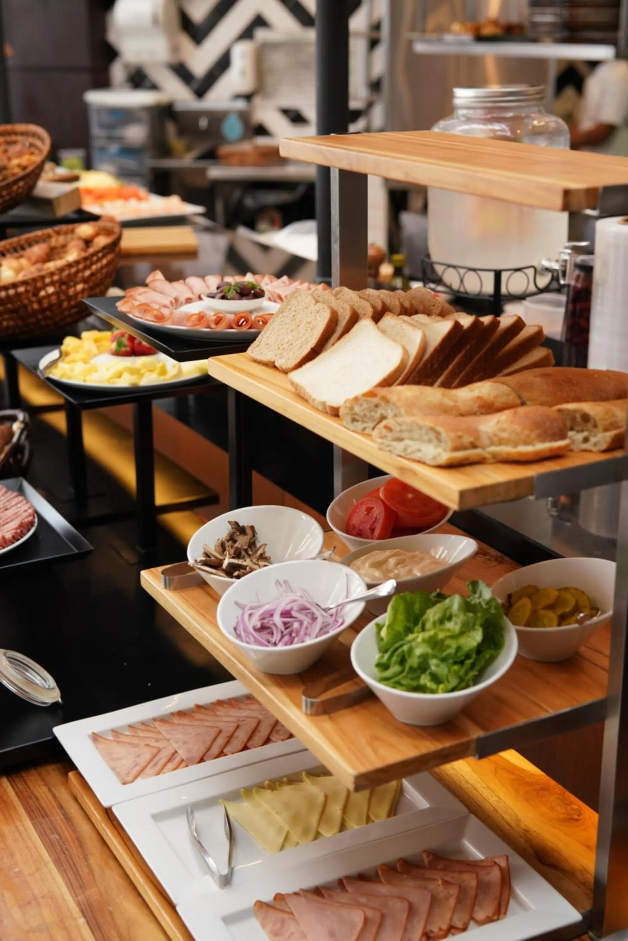 Restaurant/places to eat in Hotel Sabana Park