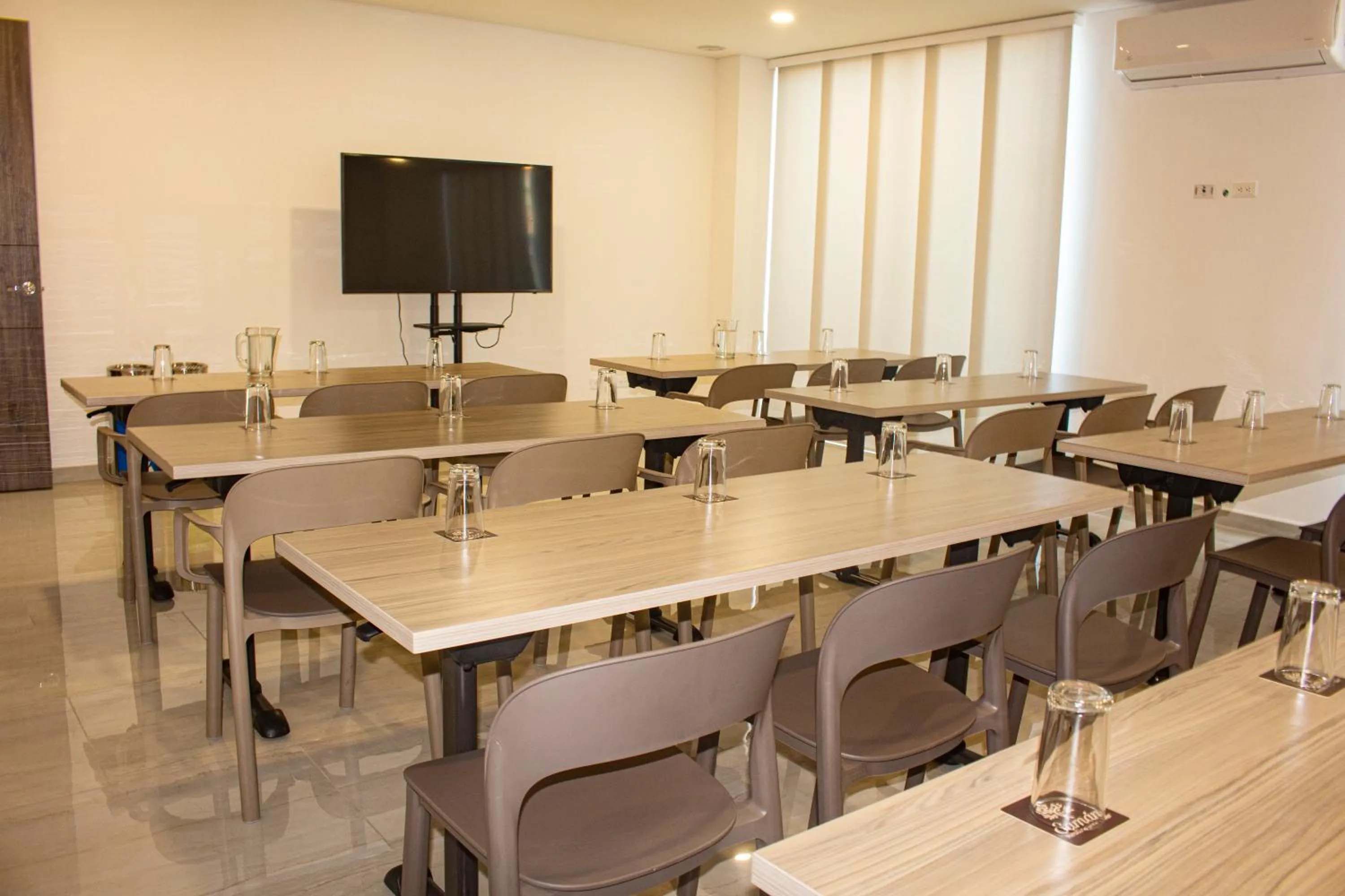 Meeting/conference room in EcoHub Hotel Medellin