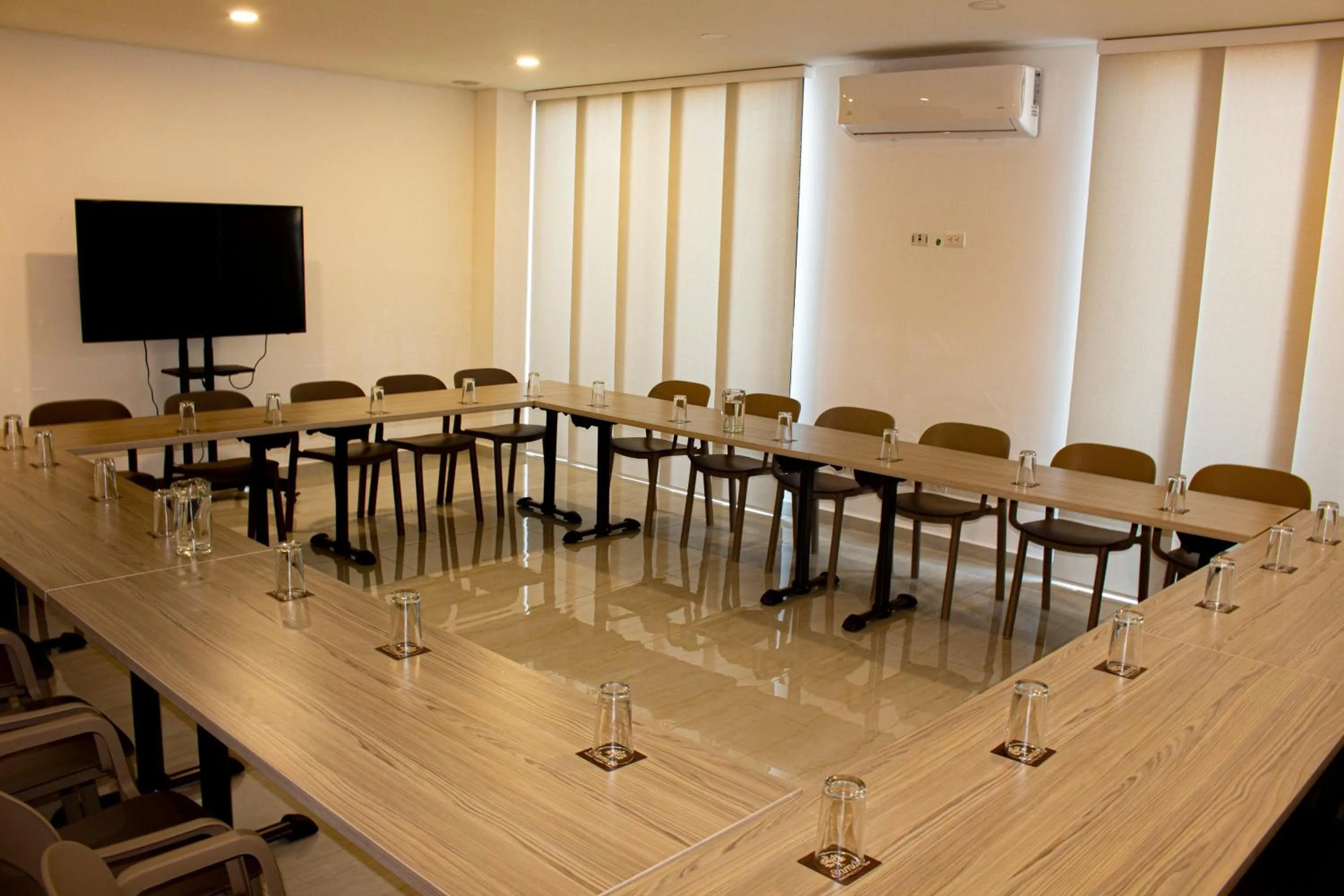 Meeting/conference room in EcoHub Hotel Medellin