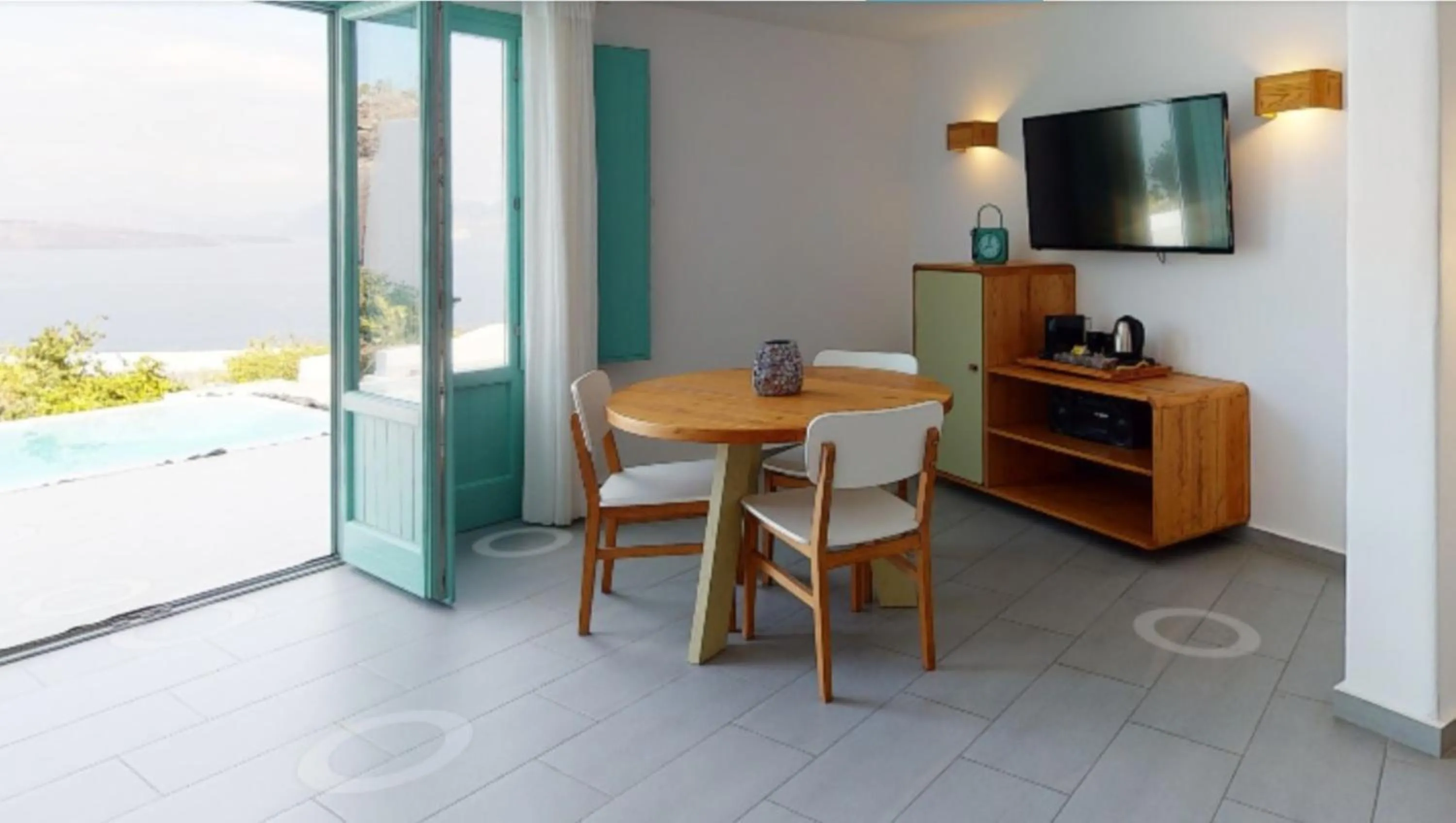 TV and multimedia in Avatar Suites