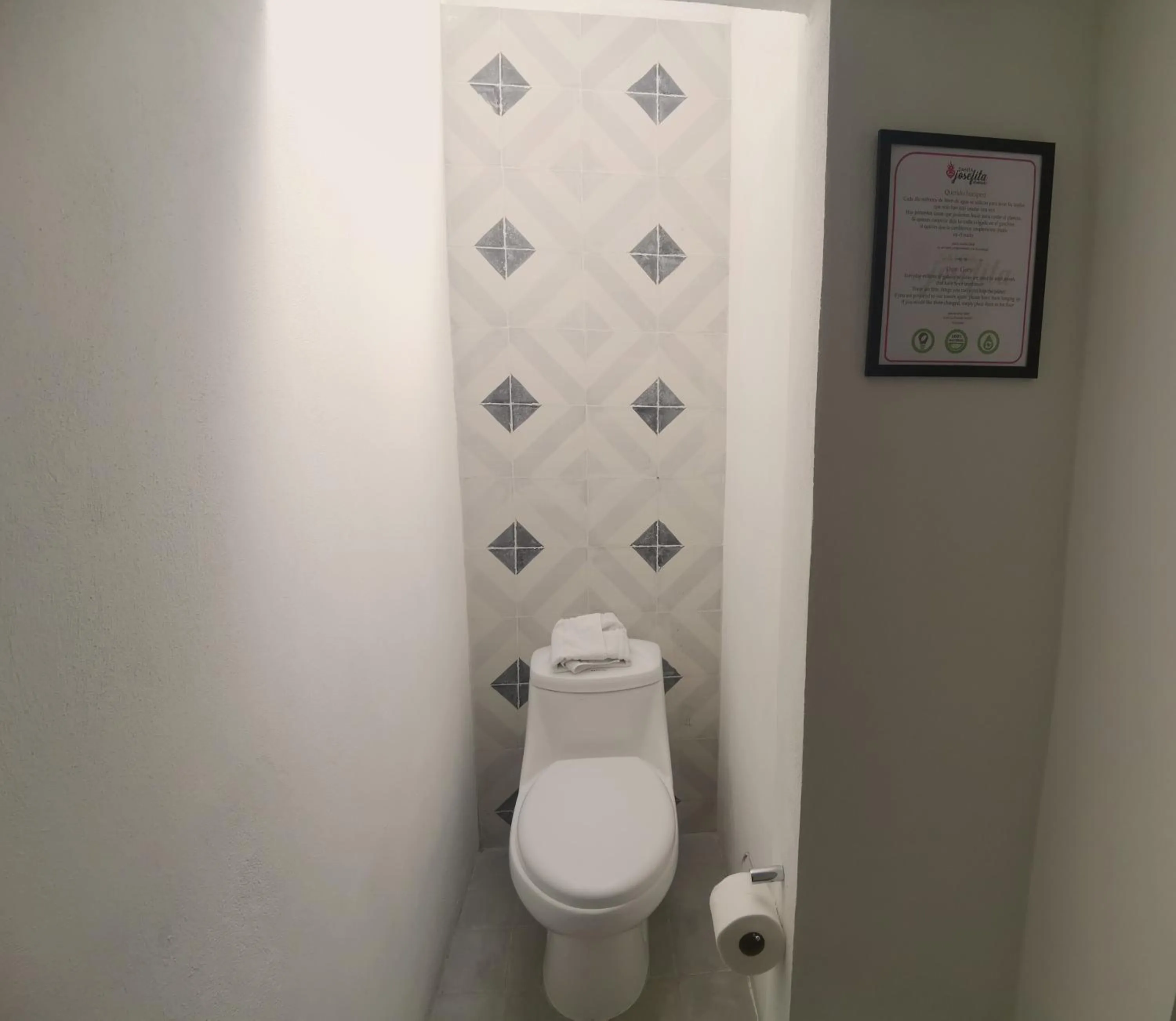 Toilet in Santa Josefita B&B