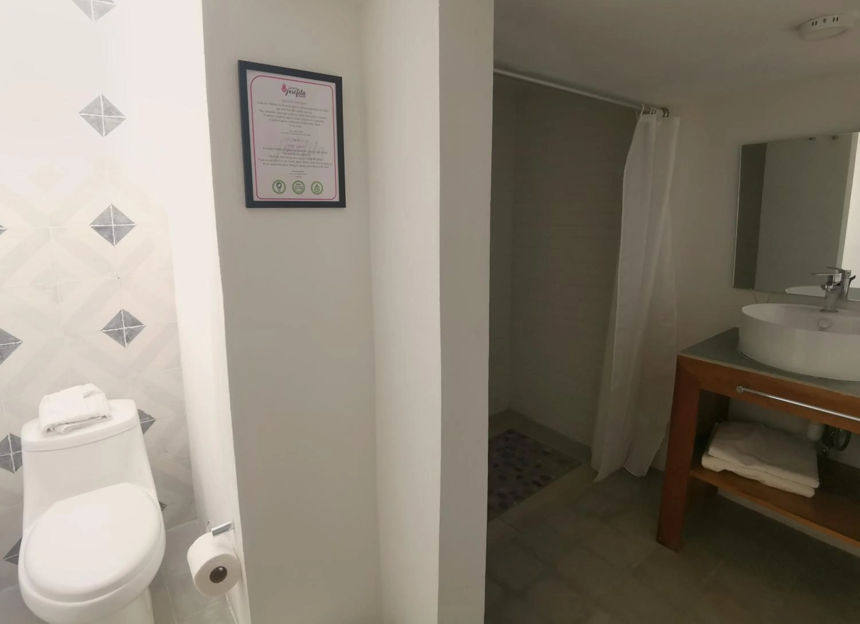 Toilet in Santa Josefita B&B