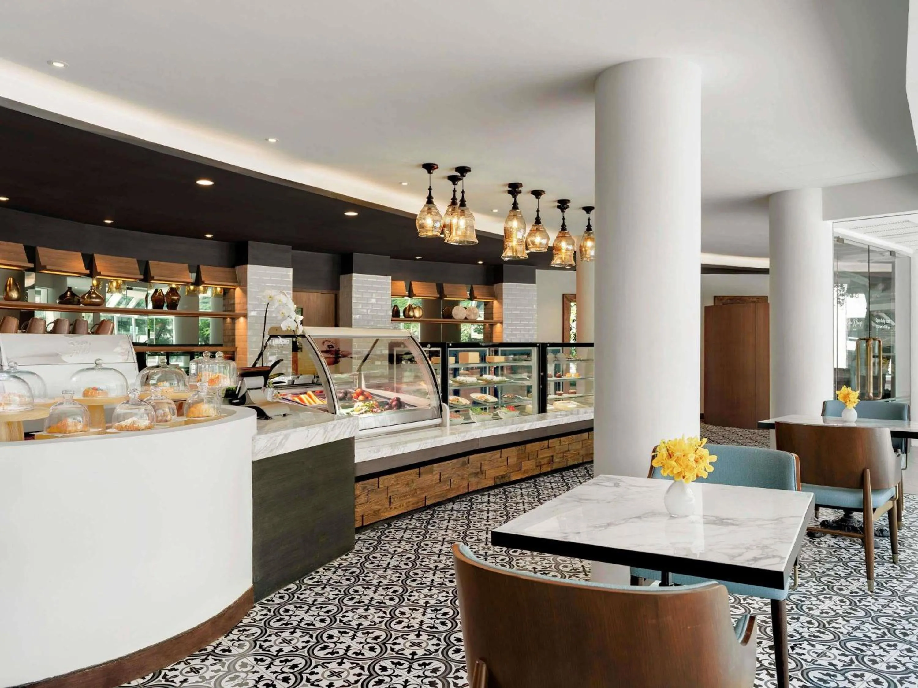 Restaurant/places to eat in Mövenpick BDMS Wellness Resort Bangkok