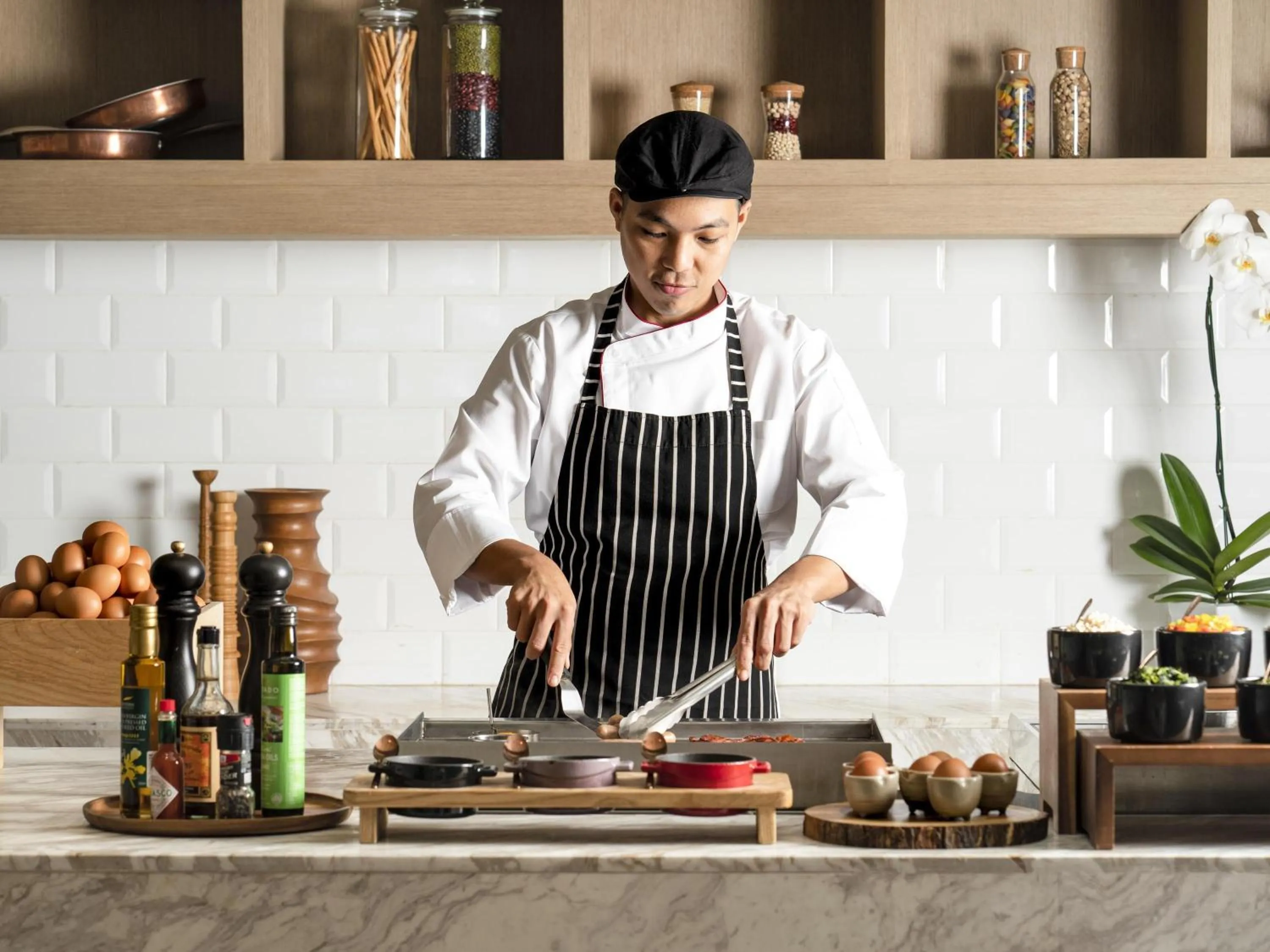 Restaurant/places to eat in Mövenpick BDMS Wellness Resort Bangkok