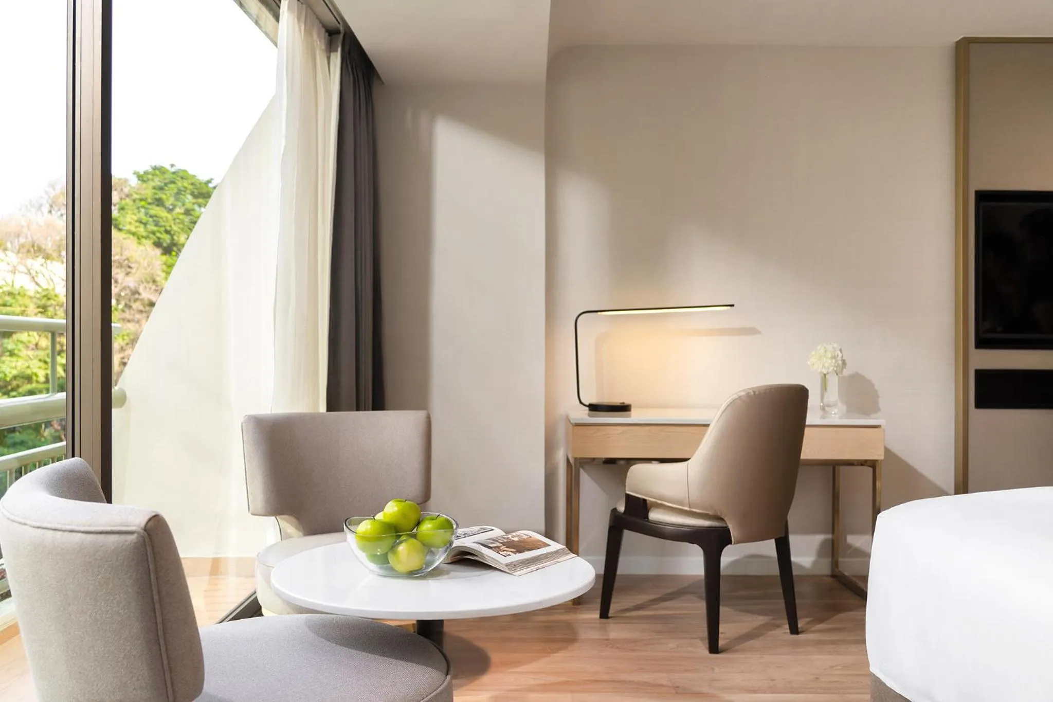 Seating area, Bed in Mövenpick BDMS Wellness Resort Bangkok