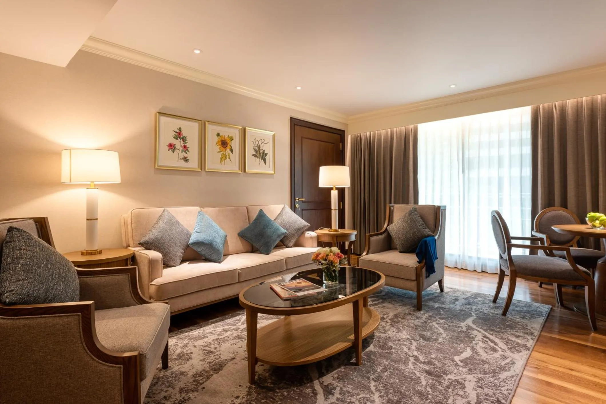 Living room in Mövenpick BDMS Wellness Resort Bangkok