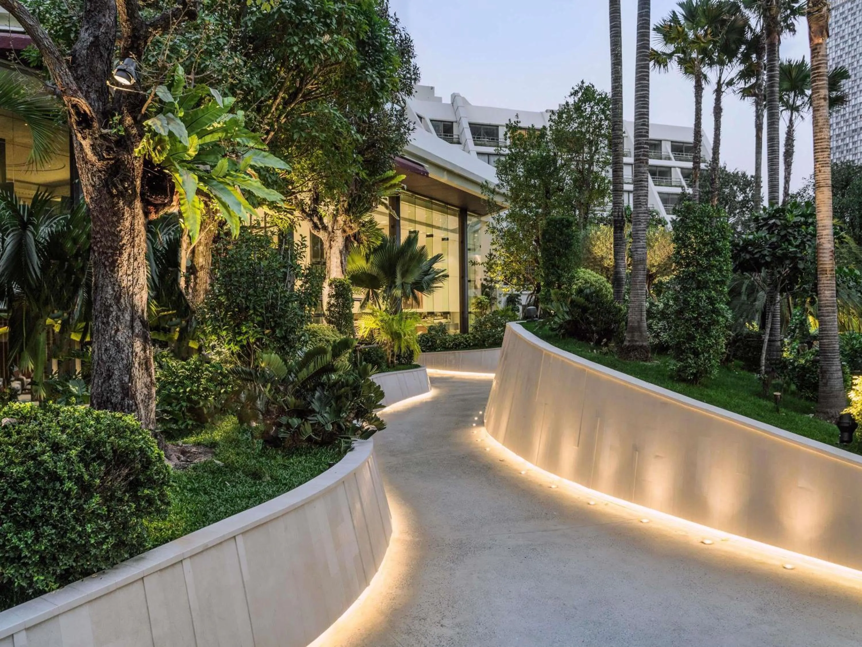 Property building in Mövenpick BDMS Wellness Resort Bangkok