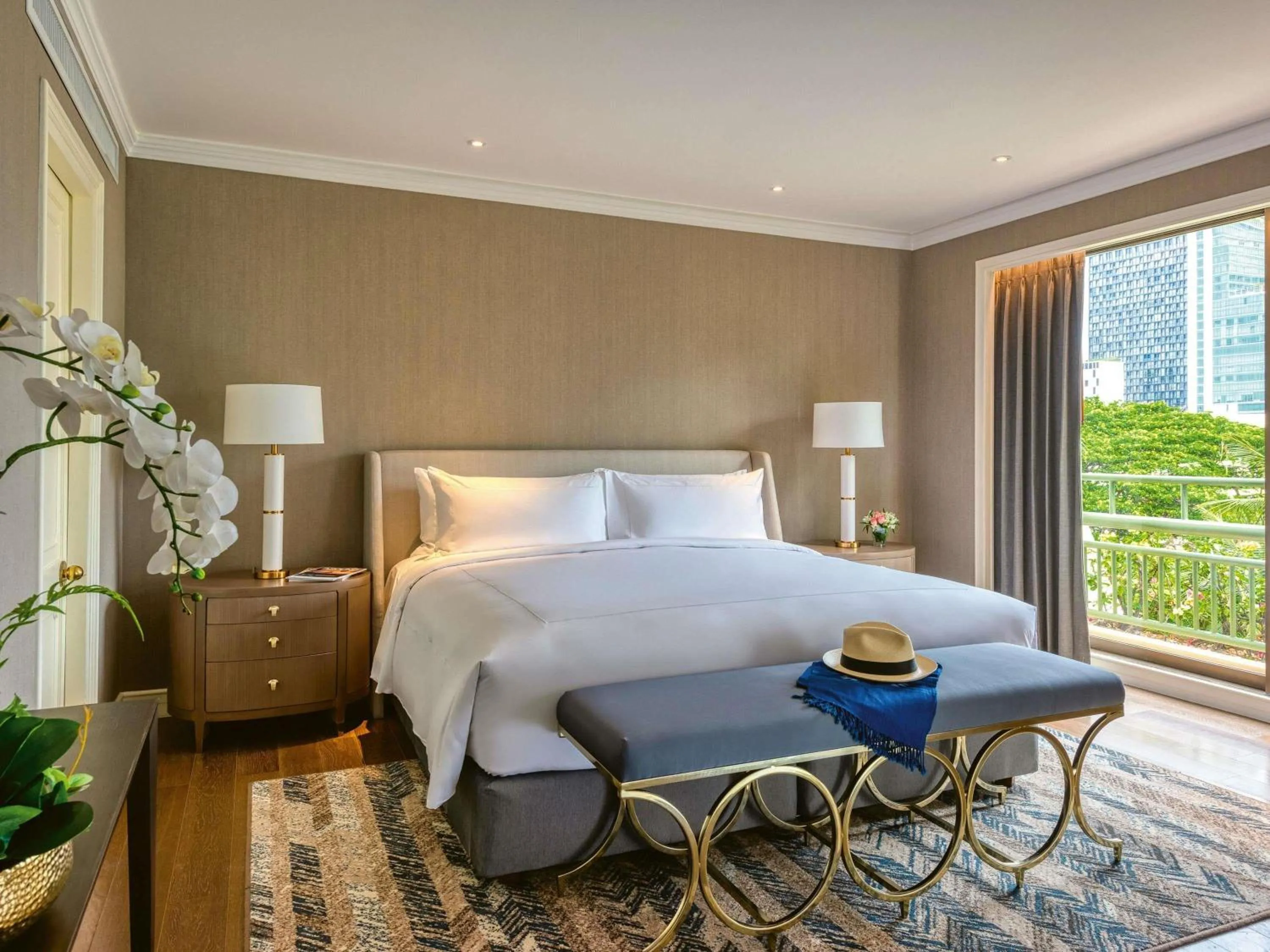 Photo of the whole room, Bed in Mövenpick BDMS Wellness Resort Bangkok