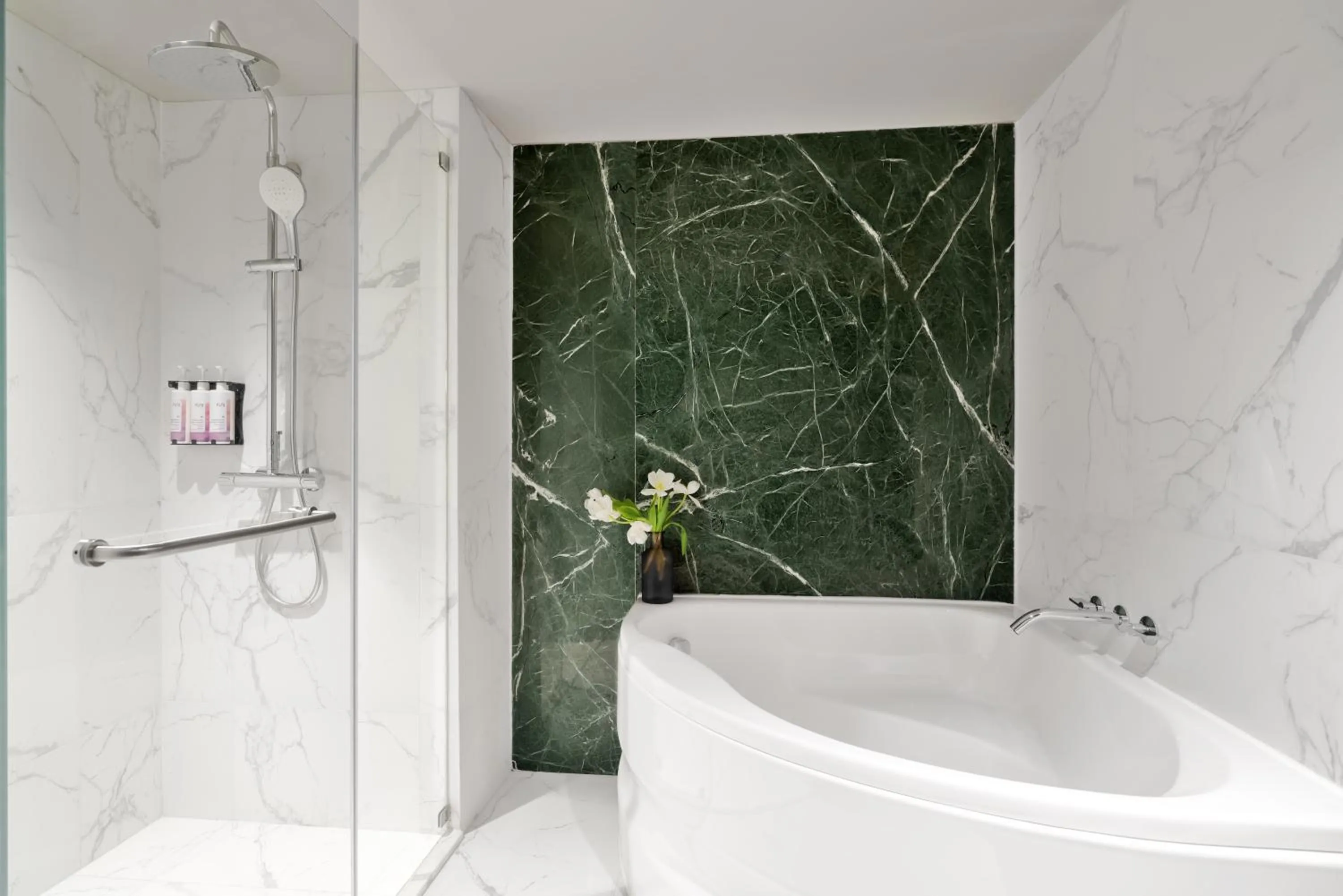 Bathroom in Mövenpick BDMS Wellness Resort Bangkok