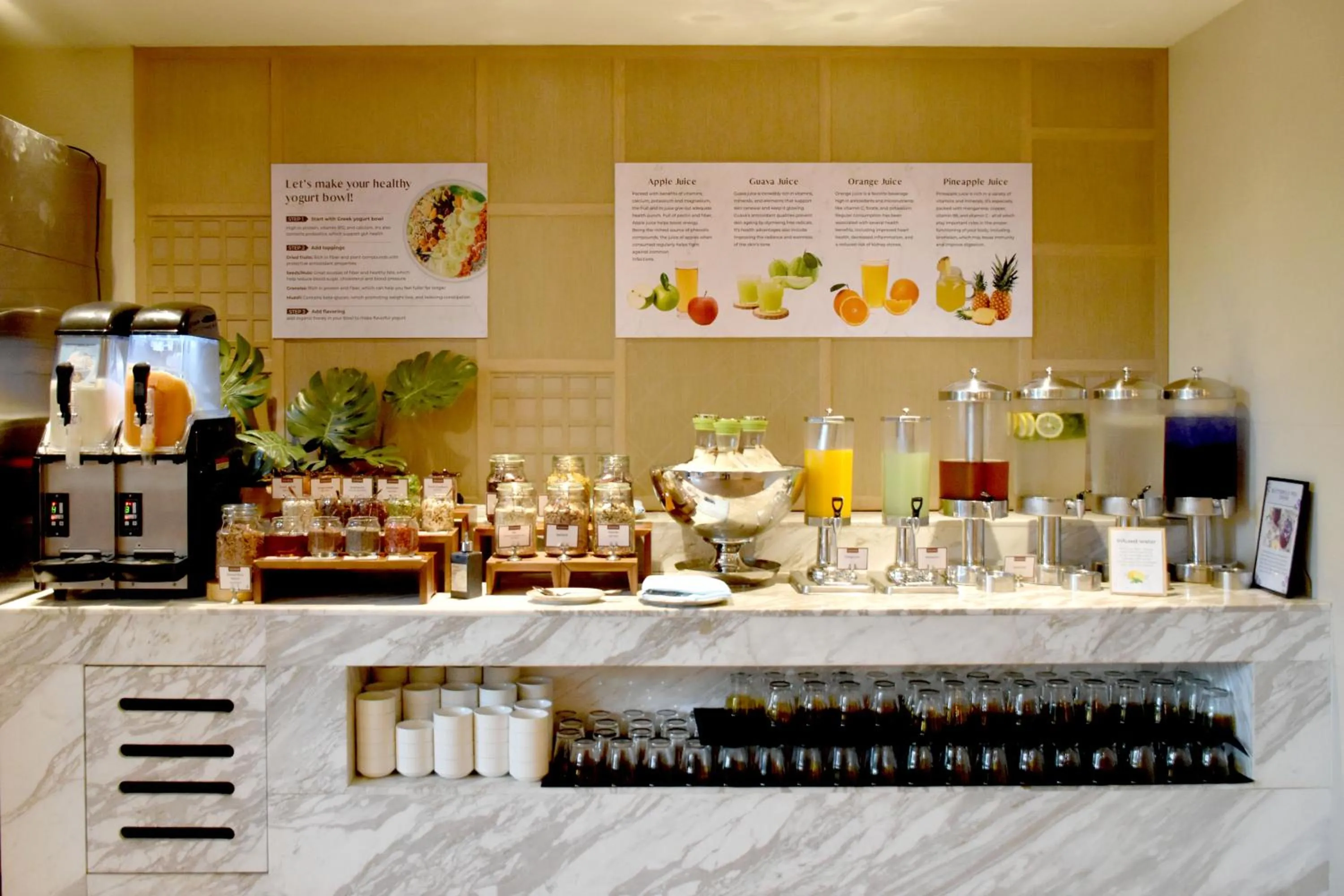 Restaurant/places to eat in Mövenpick BDMS Wellness Resort Bangkok