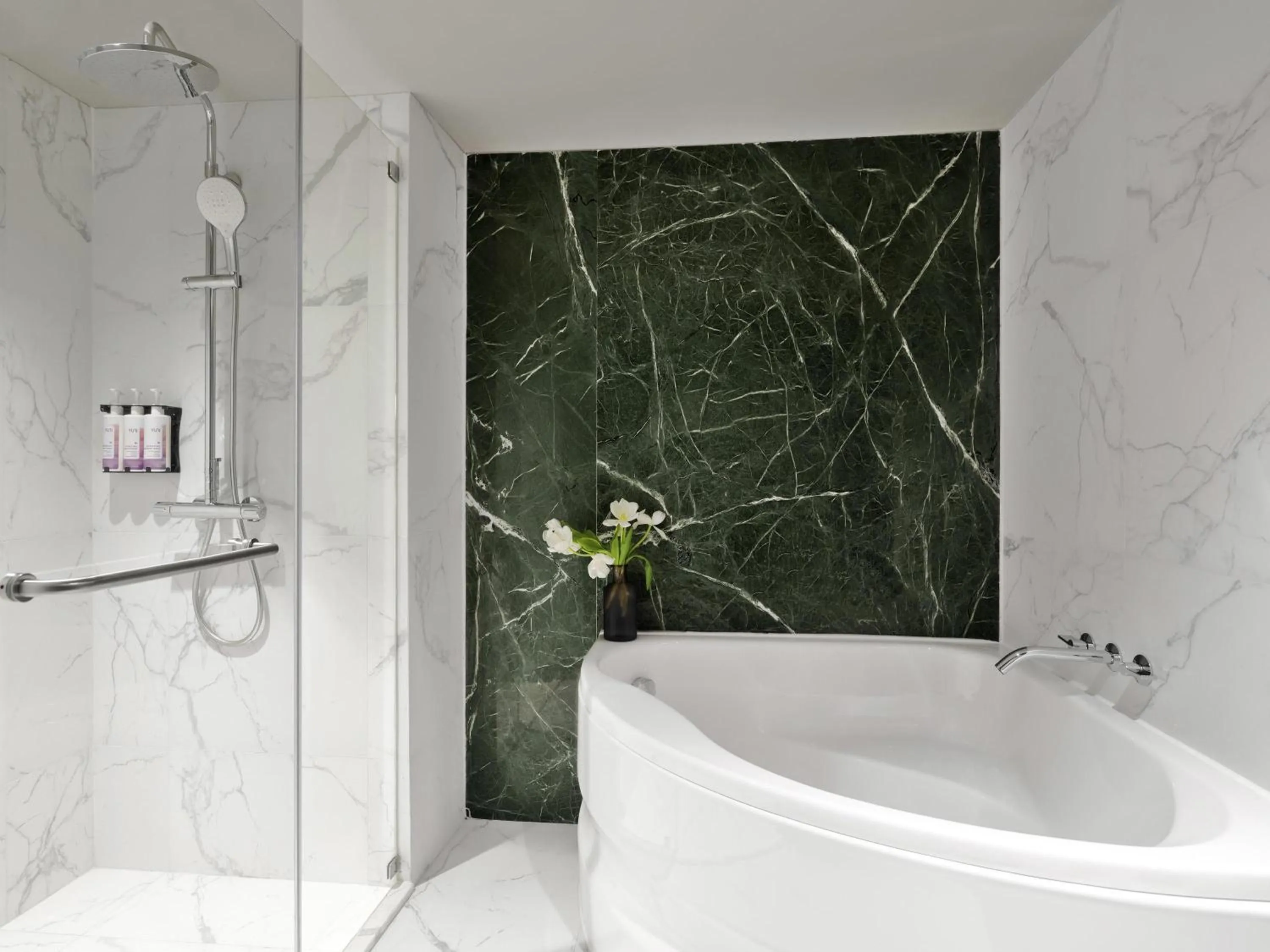 Bedroom in Mövenpick BDMS Wellness Resort Bangkok