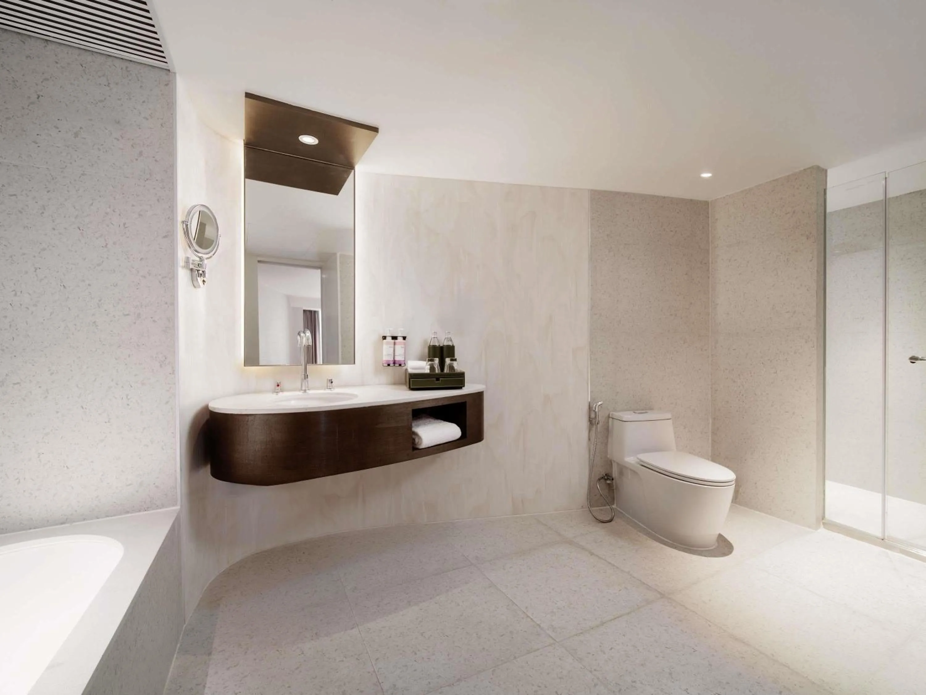 Bedroom in Mövenpick BDMS Wellness Resort Bangkok