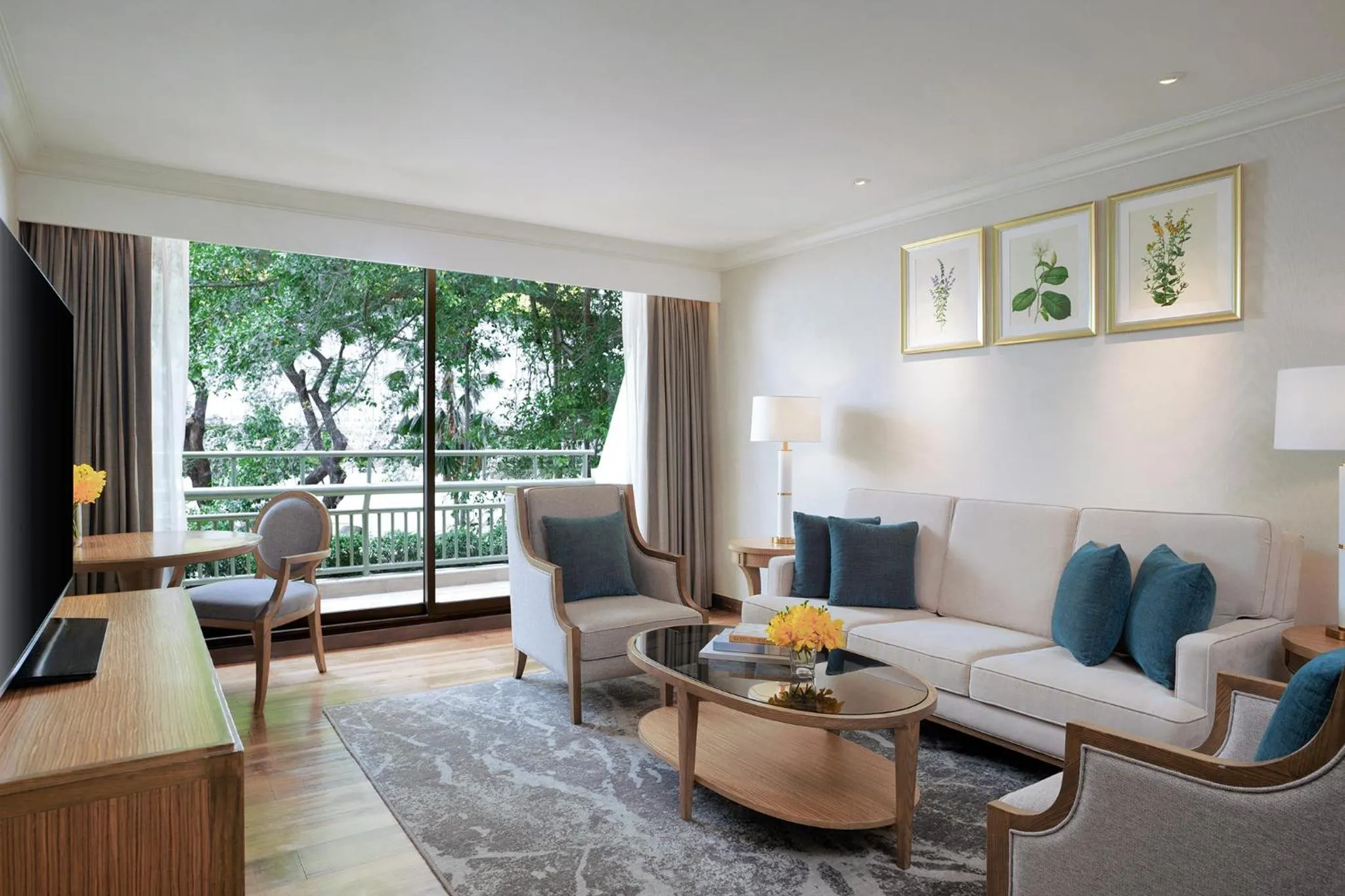 Living room in Mövenpick BDMS Wellness Resort Bangkok