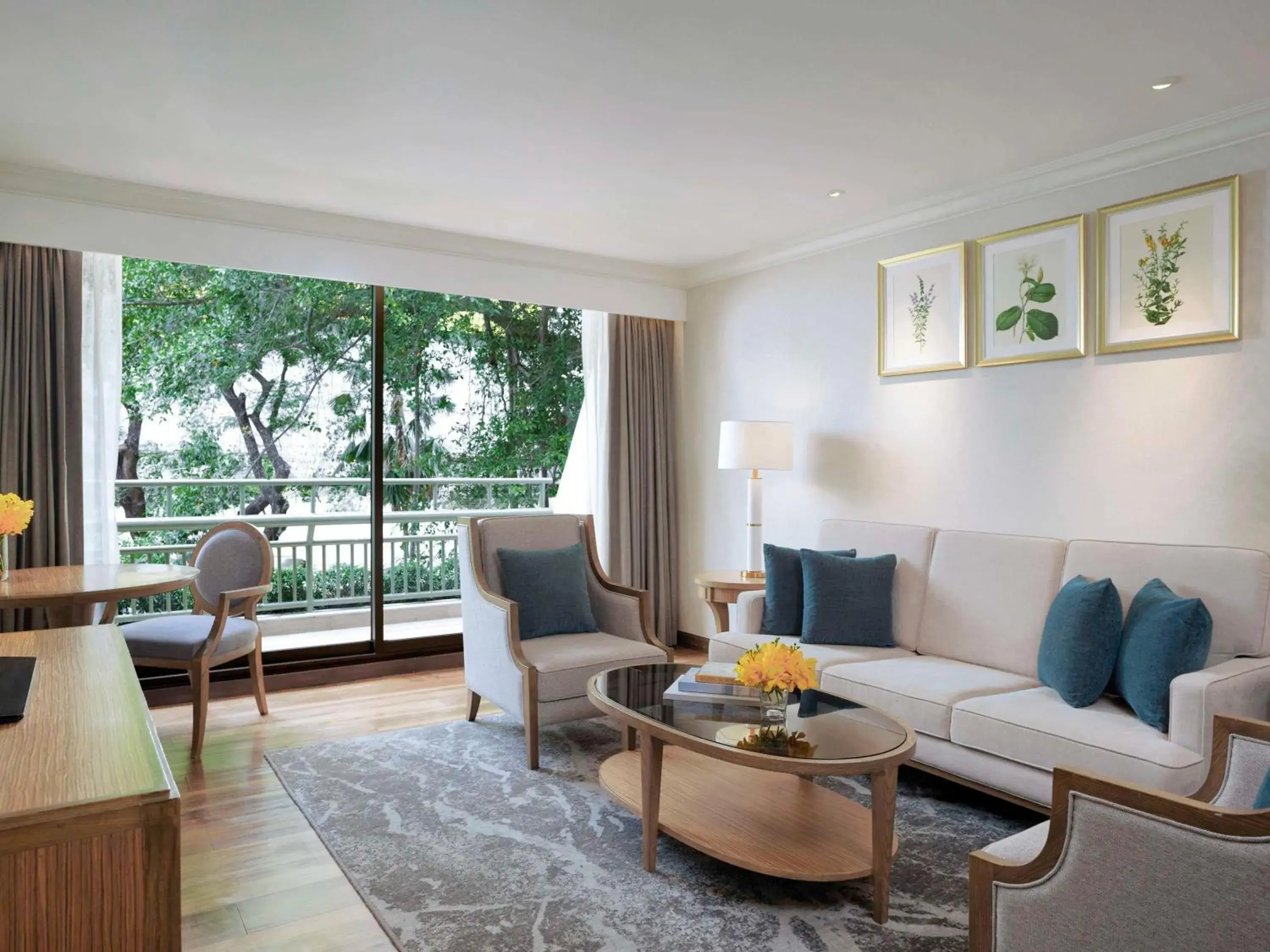 Wellness King Suite in Mövenpick Hotel Bangkok Ploenchit BDMS Wellness King Suite in Mövenpick Hotel Bangkok Ploenchit BDMS