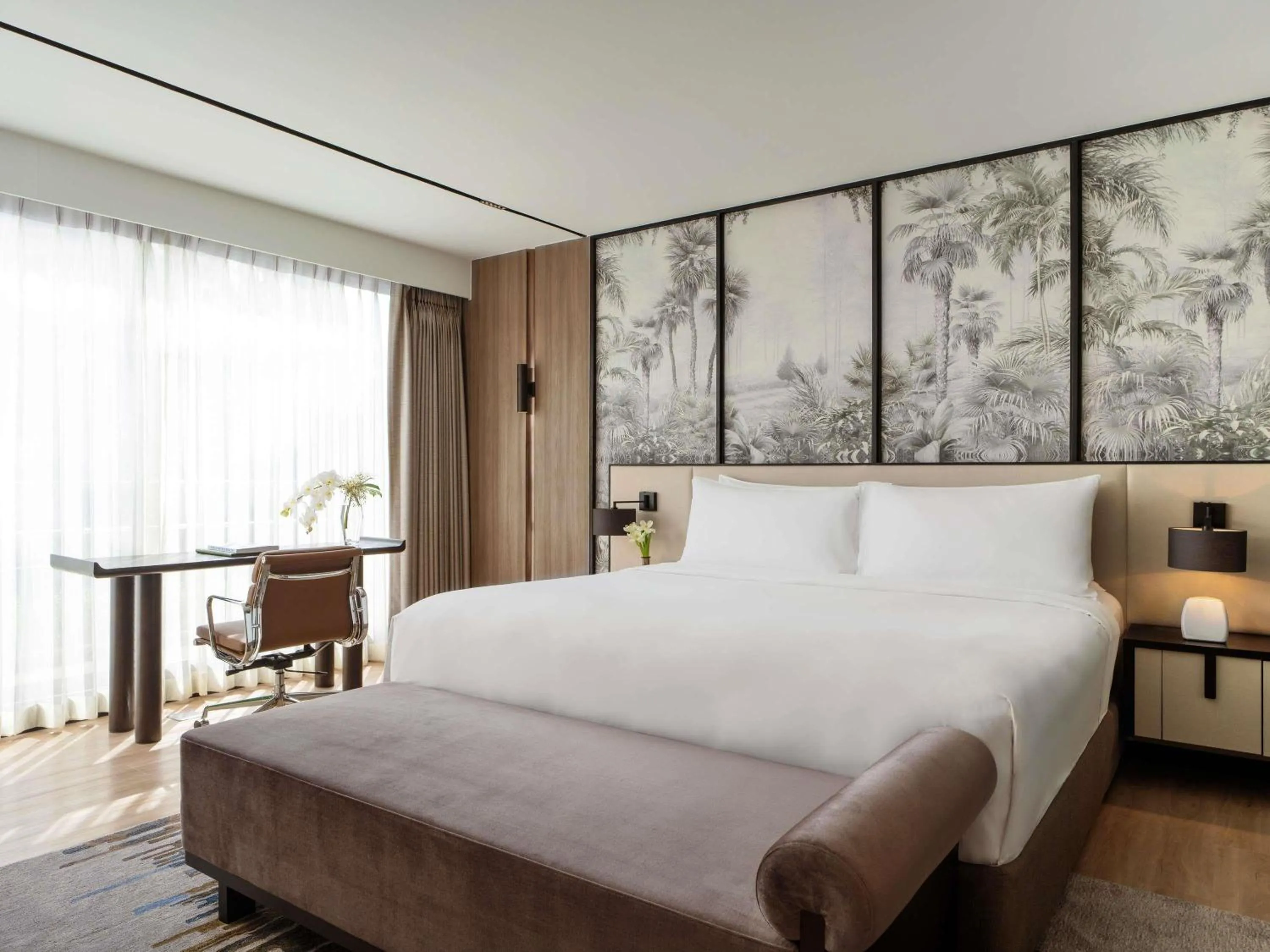 Property building, Bed in Mövenpick BDMS Wellness Resort Bangkok