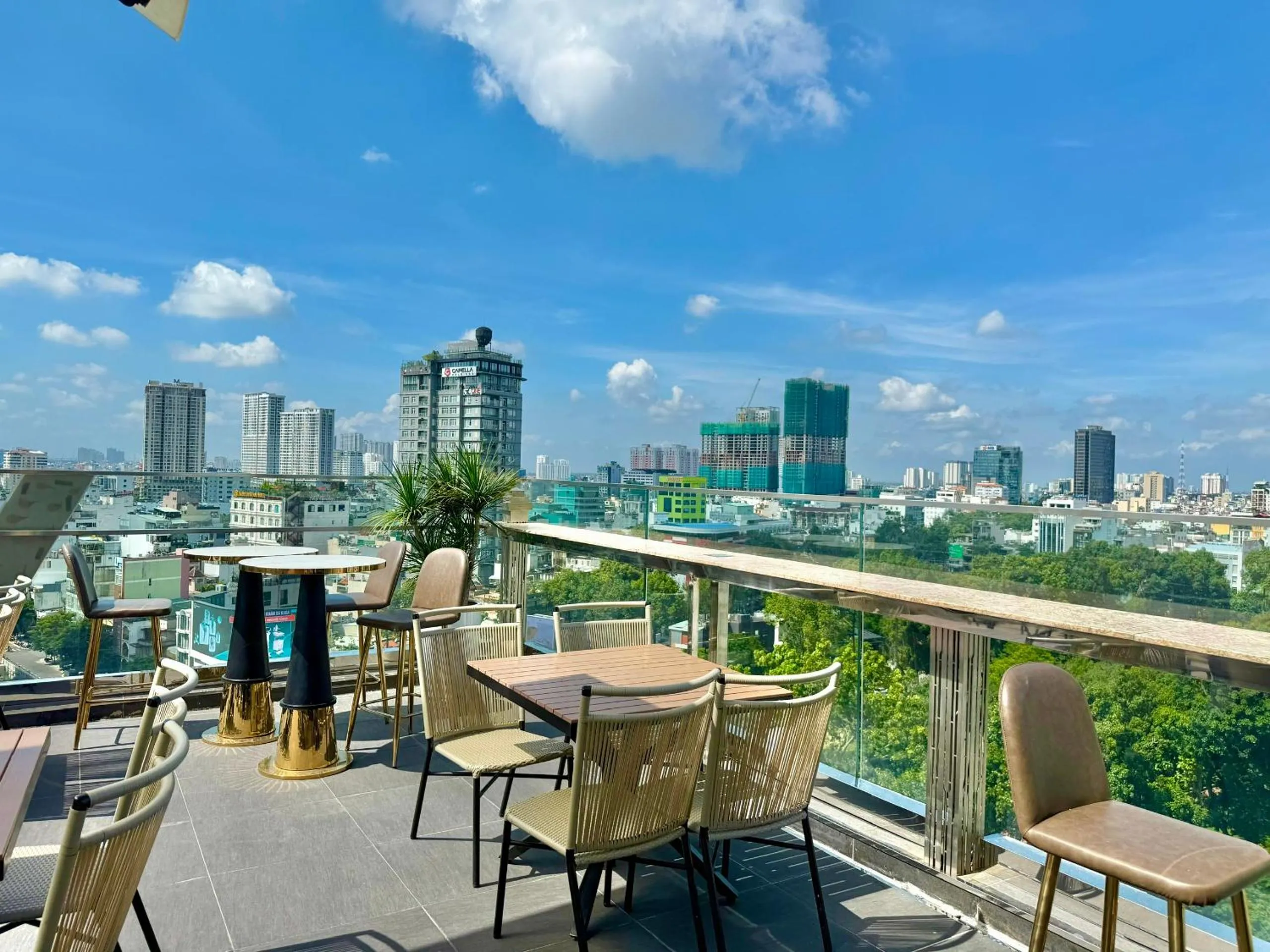 Lounge or bar in Winsuites Saigon Hotel
