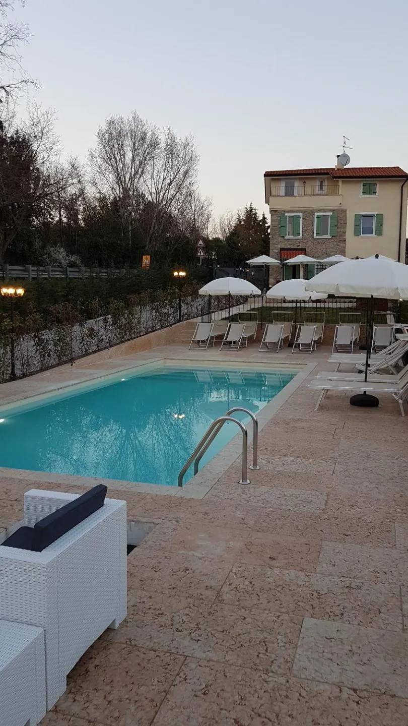 Swimming pool in GARDAWORLD