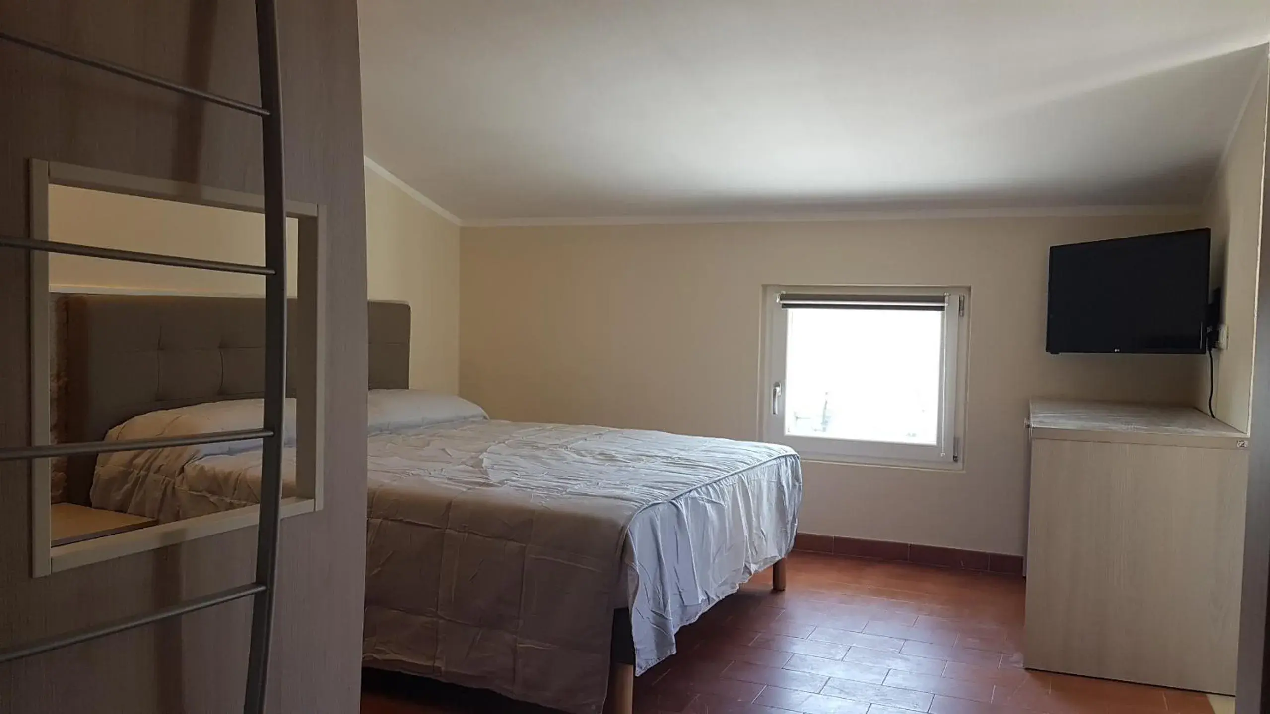 Small Double Room in GARDAWORLD Small Double Room in GARDAWORLD