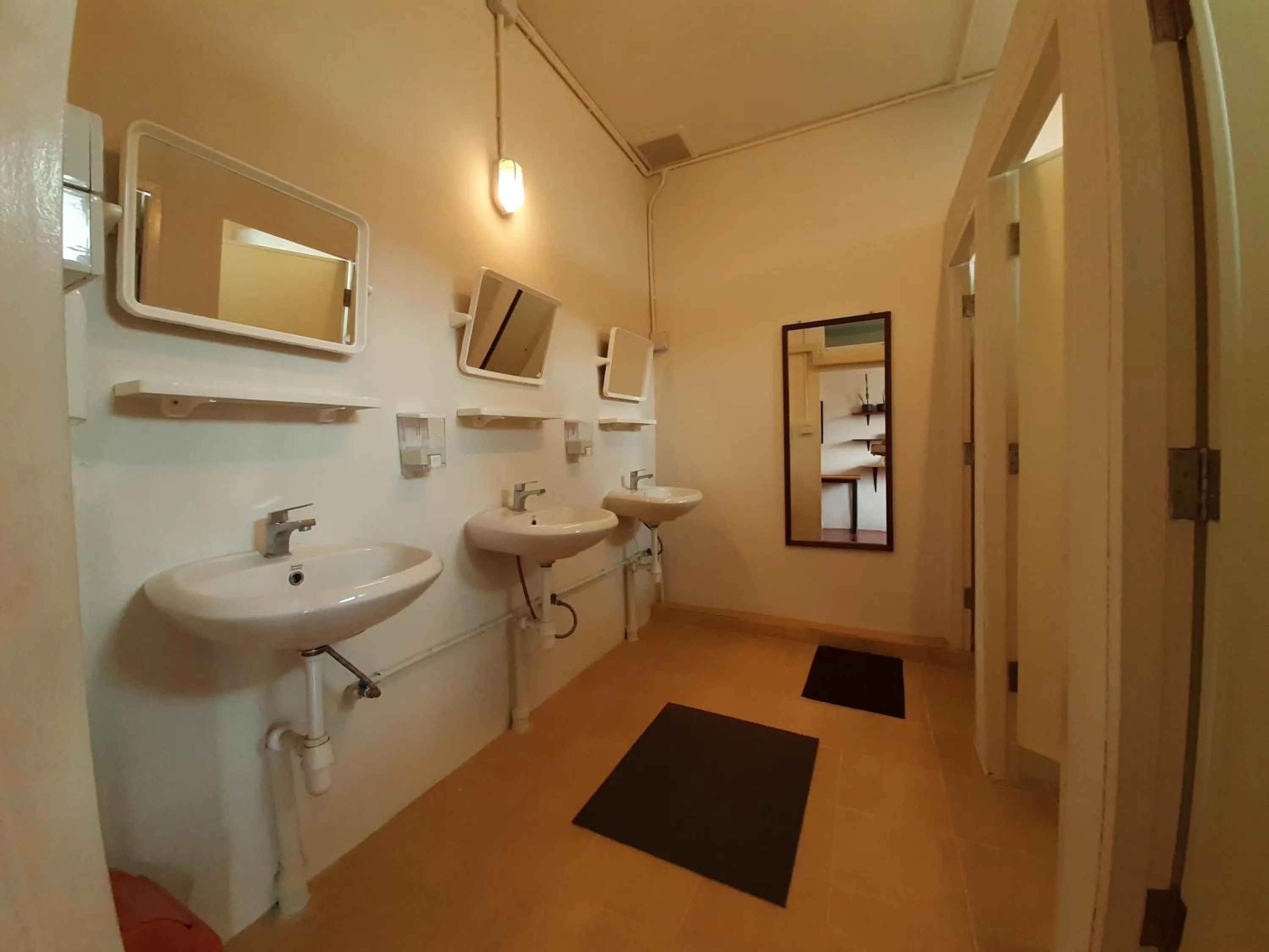 Pingplalee Female House