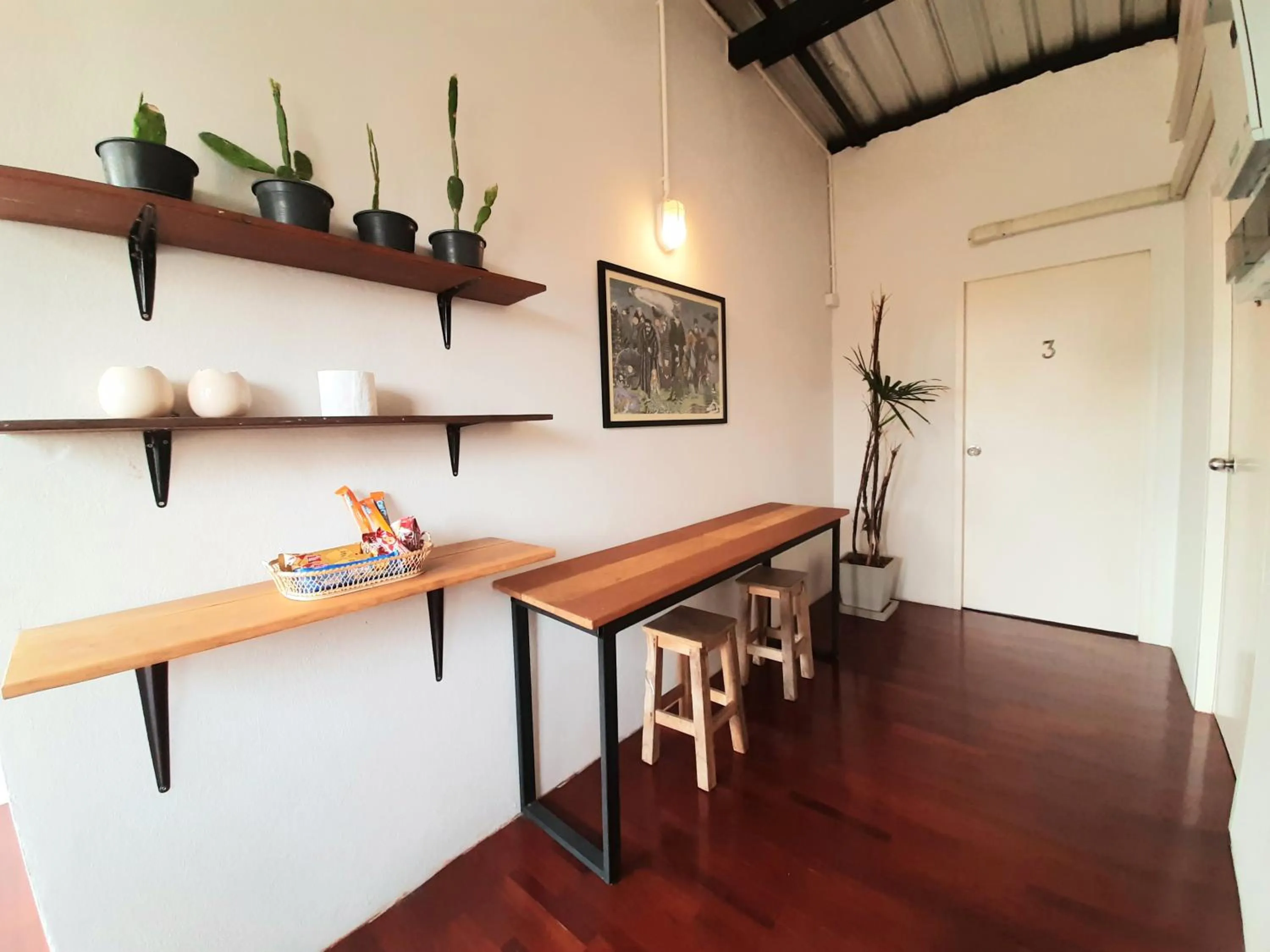 Pingplalee Female House