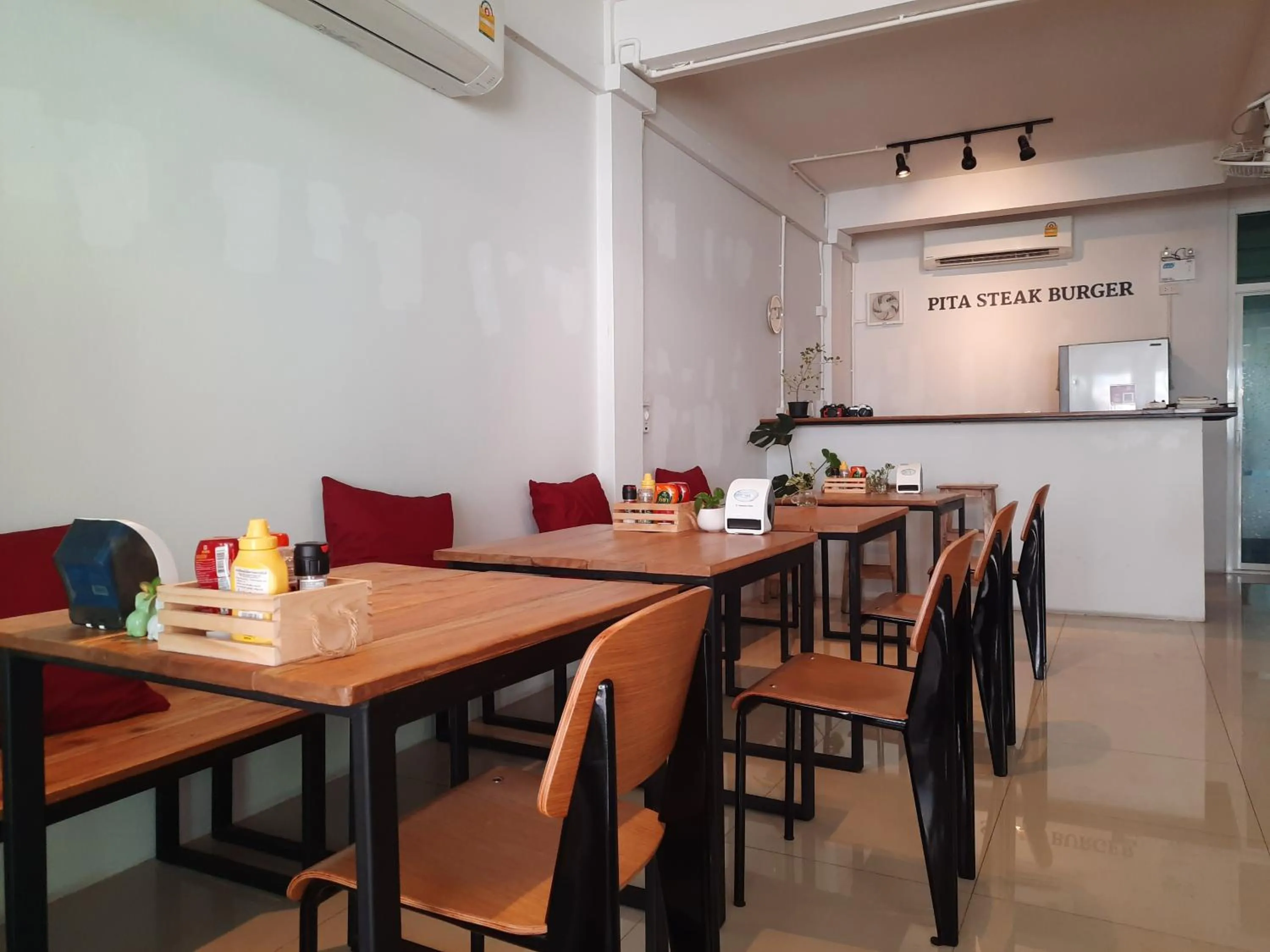 Pingplalee Female House