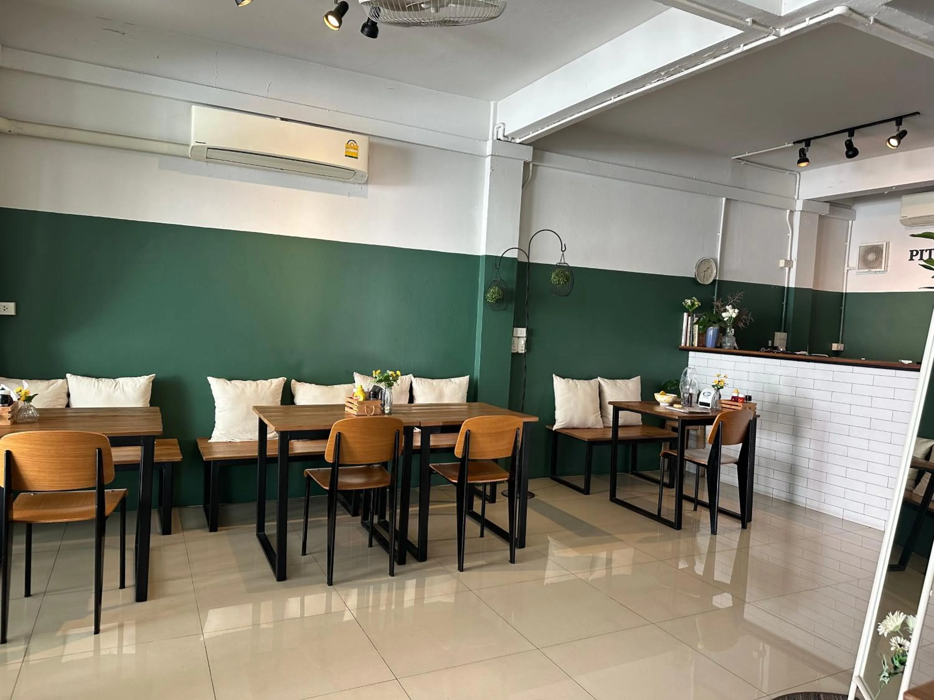 Pingplalee Female House