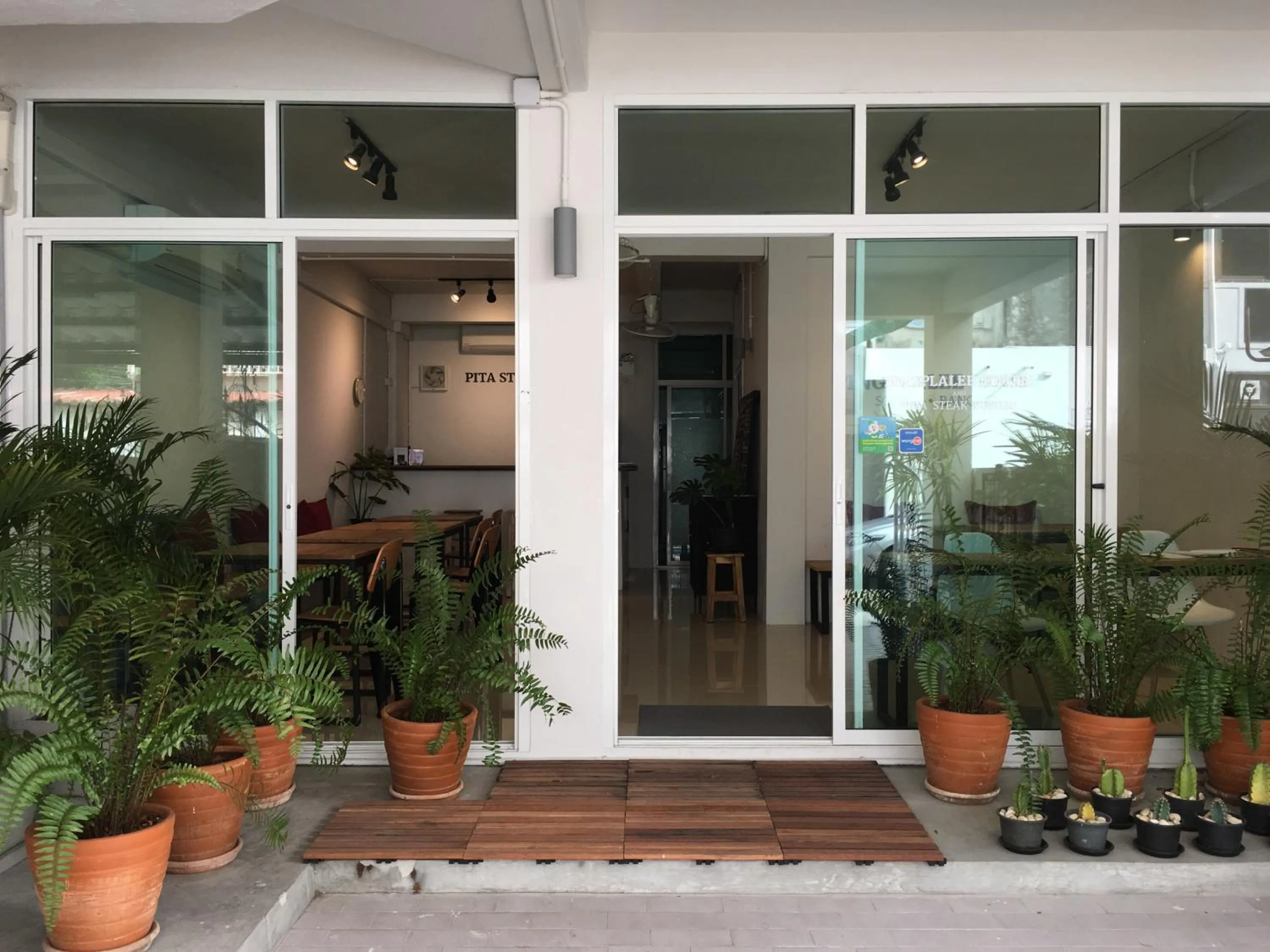 Facade/entrance in Pingplalee Female House